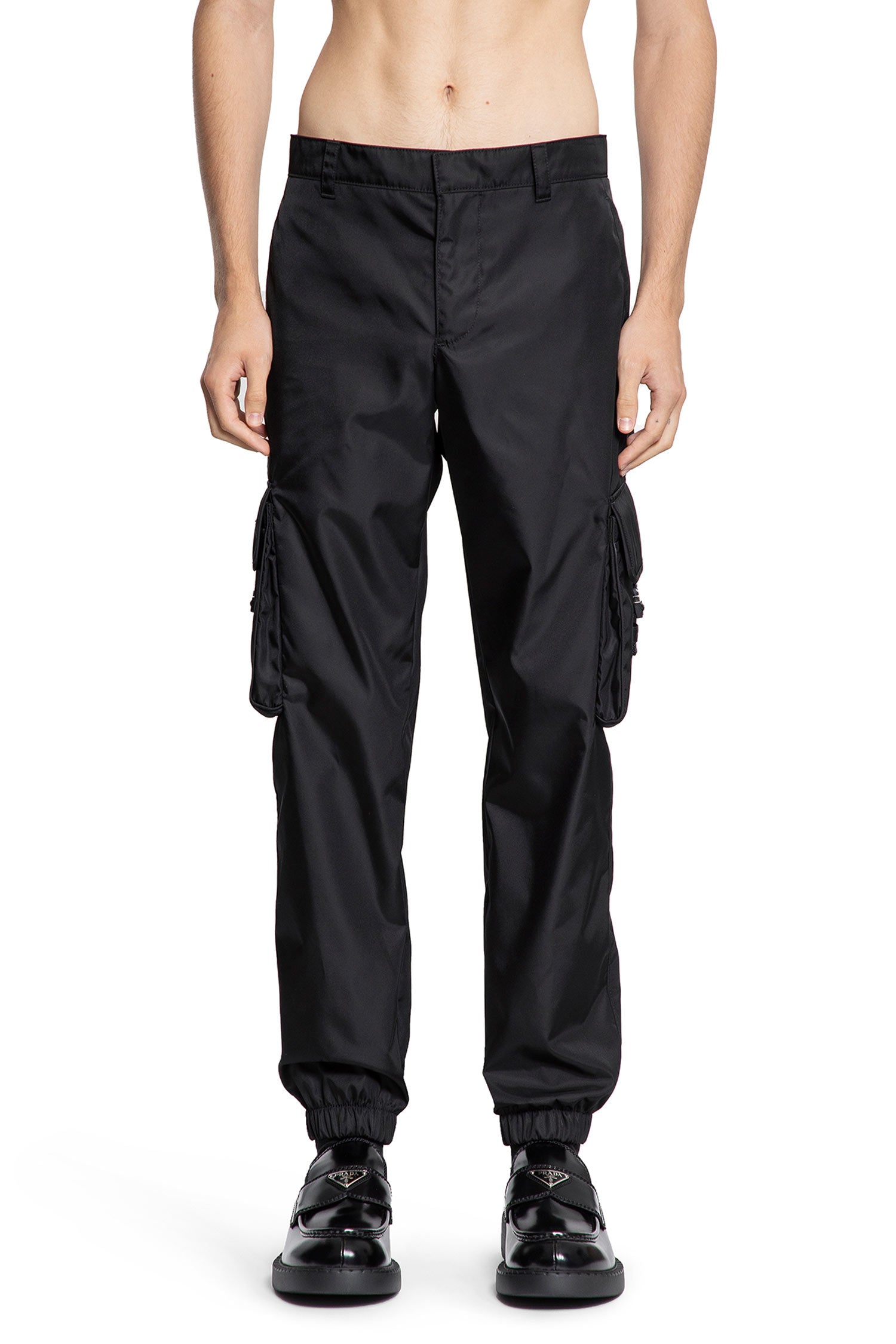 Re-Nylon Cargo Trousers Prada – Гарантія оригінальності – вид ззаду