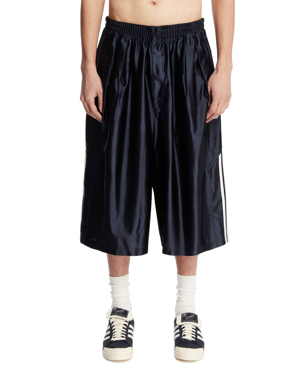 Оригінальна X Willy Chavarria Blue Dazzle Snap Track Shorts Adidas – боковий вид
