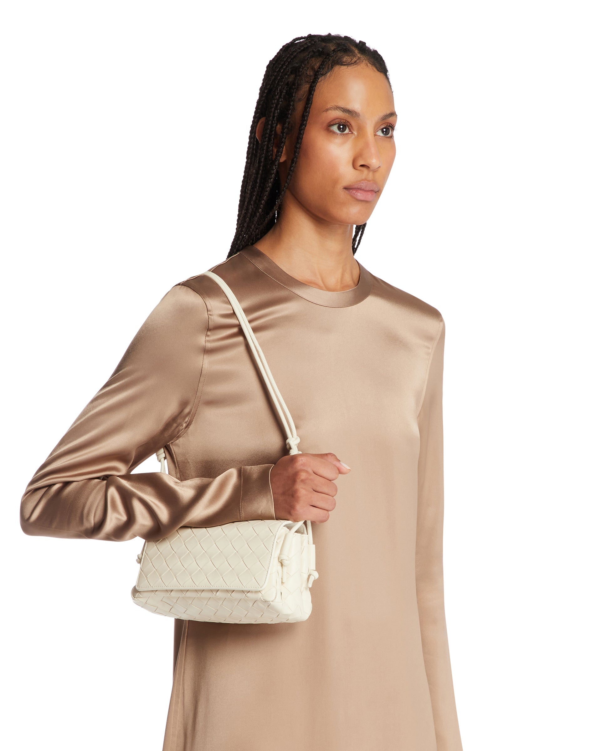 Оригінальна White Leather Notturno Clutch Bottega veneta – детальний вид