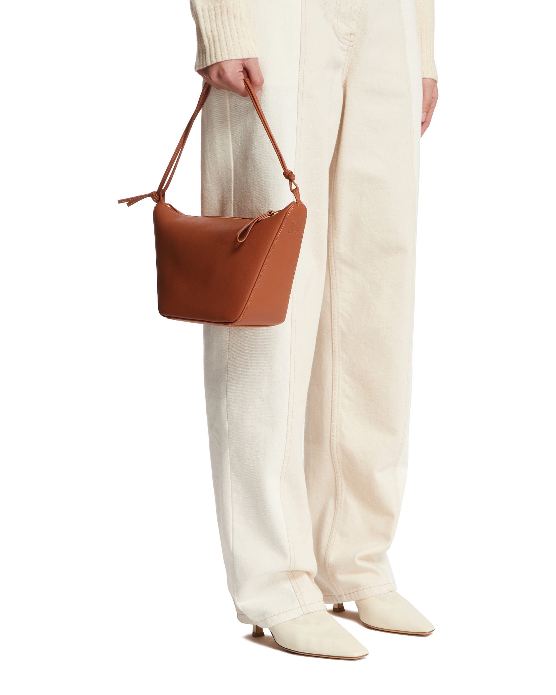 Beige Mini Hammock Hobo Bag Loewe – Гарантія оригінальності – детальний вид