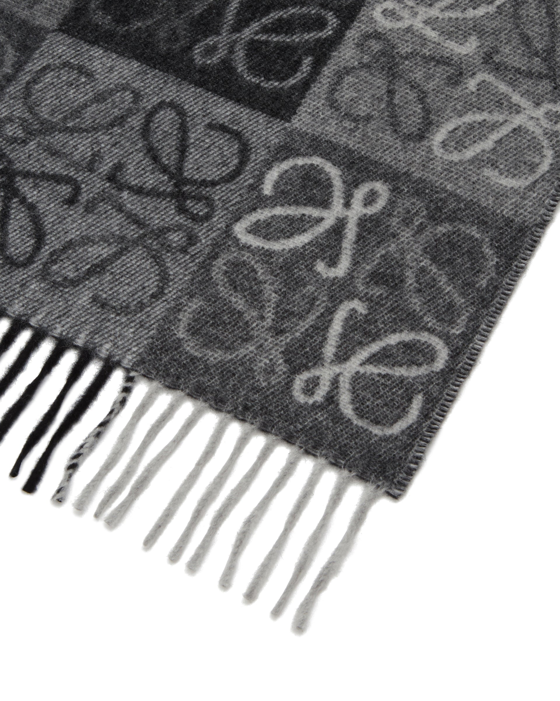 Gray Large Anagram Scarf Loewe – Гарантія оригінальності – збільшений вид