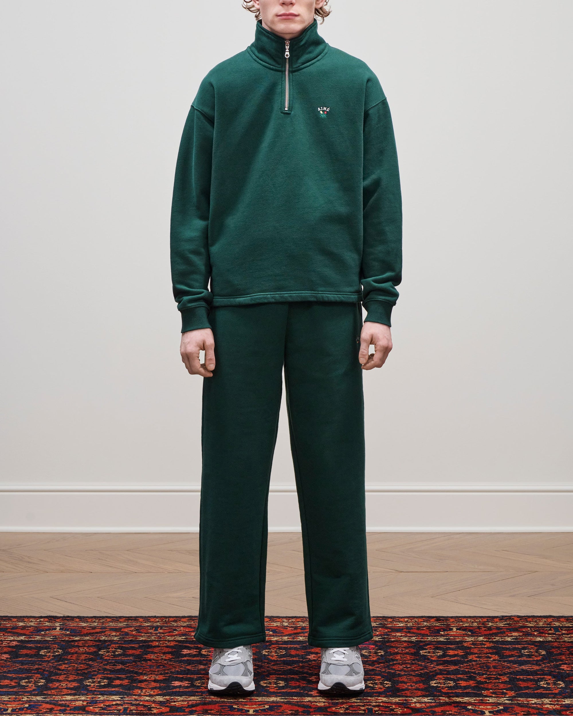 Crest Sweatpants Aime leon dore – Гарантія оригінальності – детальний вид