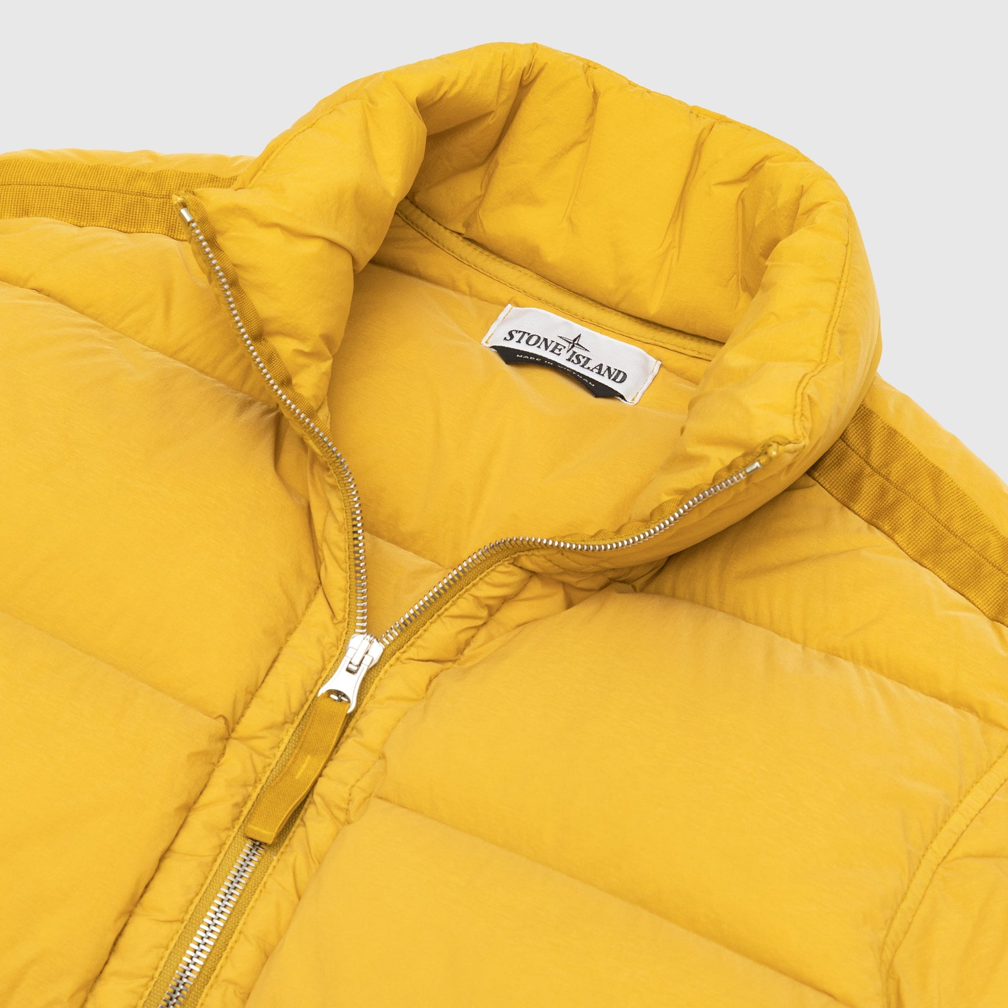 Stone island Outerwear оригінал | Швидка доставка Україна – вид ззаду