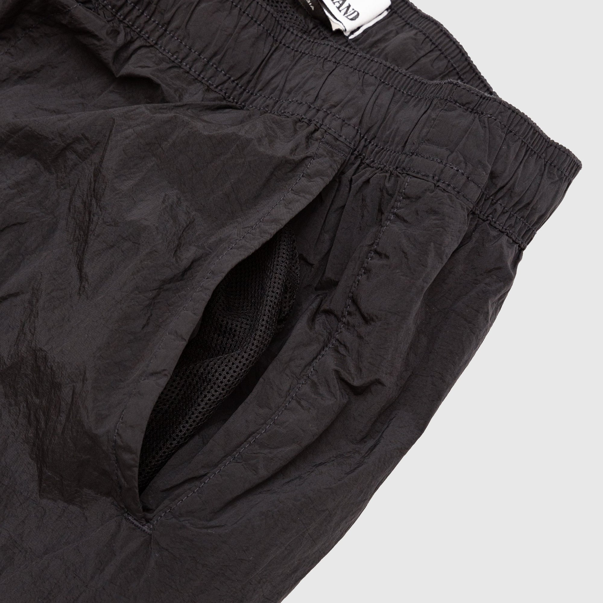 Nylon Metal In Econyl® Regenerated Nylon Short Stone island оригінал – Купити в Україні – детальний вид