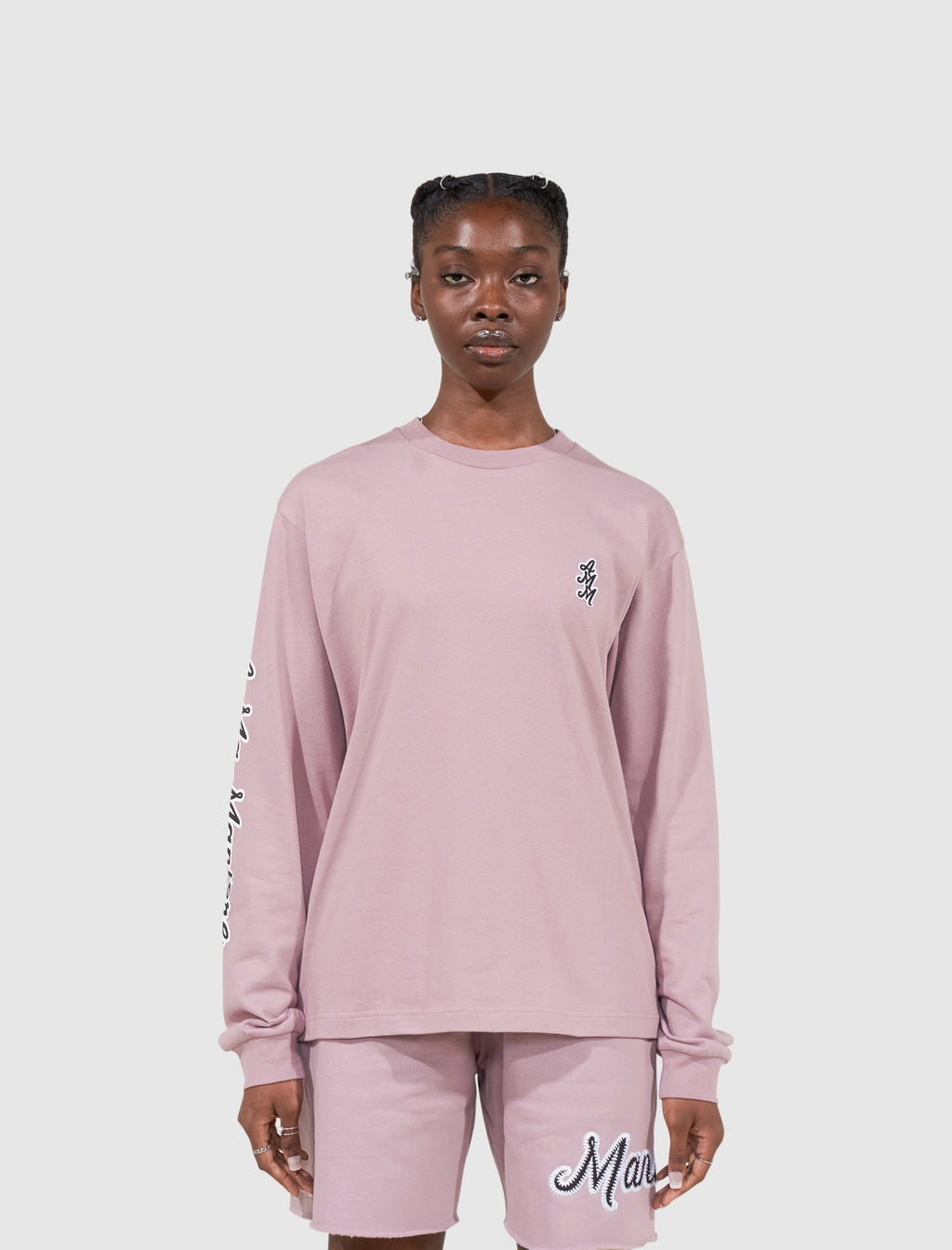 Оригінальна Amm Cursive Logo Long Sleeve A ma maniere – вид ззаду