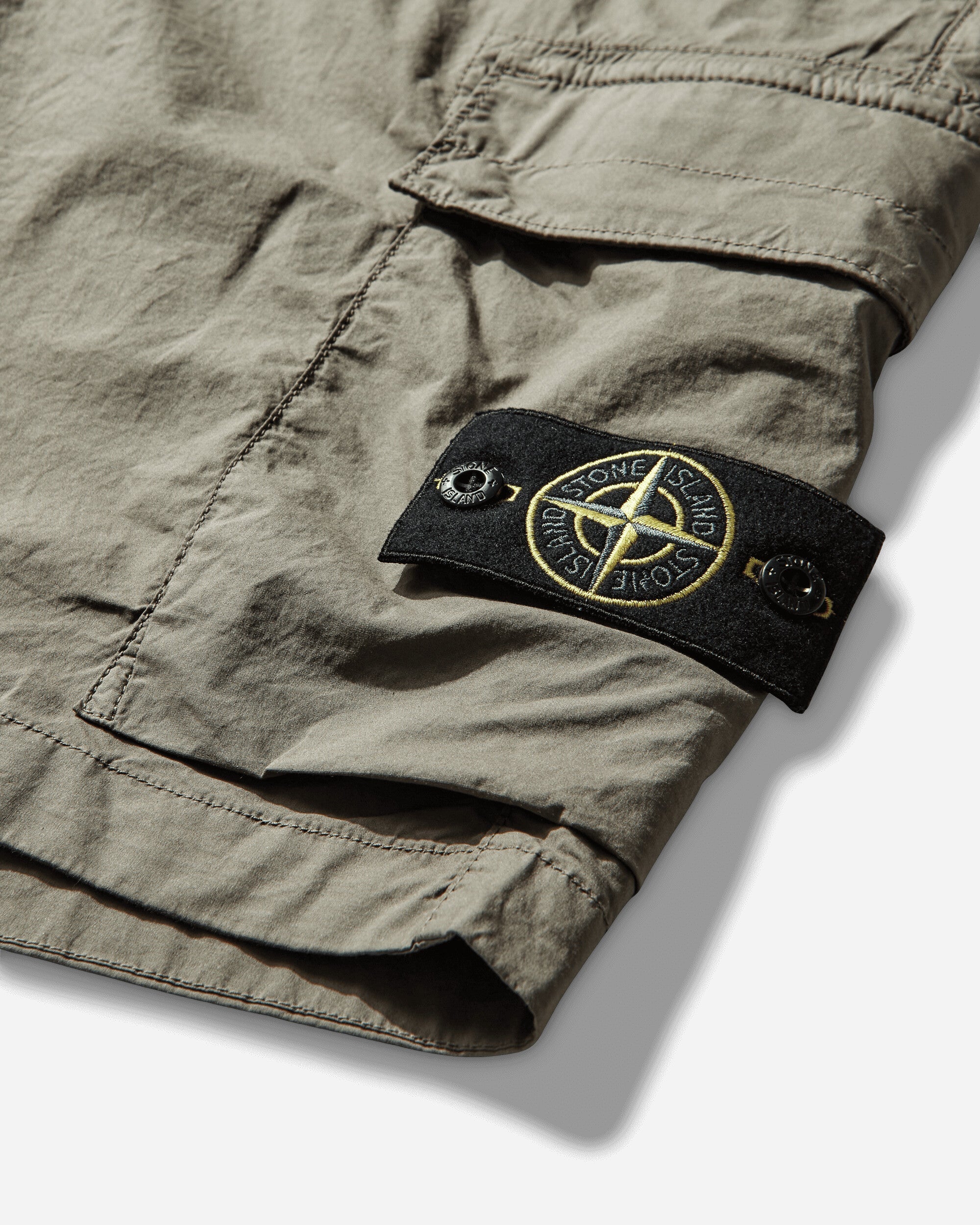 Mens Stretch Cotton Tela Paracadute Cargo Shorts Military Green Stone island оригінал – Купити в Україні – збільшений вид