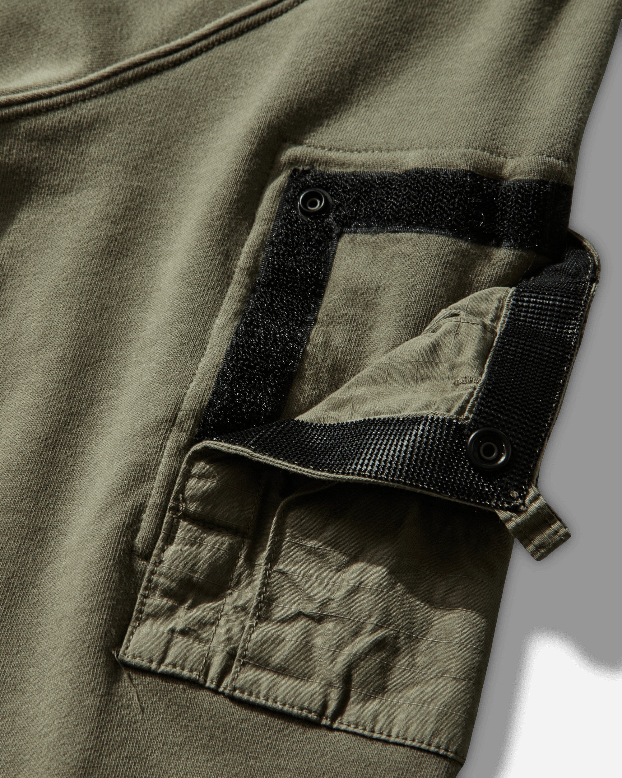 Mens Cotton Fleece Pocket Crewneck Sweatshirt Military Green Stone island – Гарантія оригінальності – детальний вид