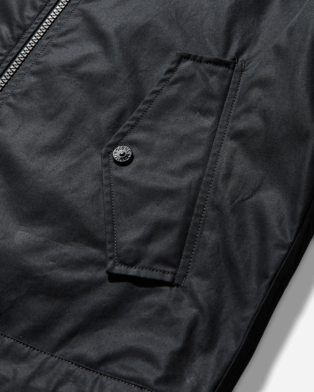 Оригінальна Mens Ghost All-Weather Cotton Canvas Hooded Jacket Black Stone island – детальний вид