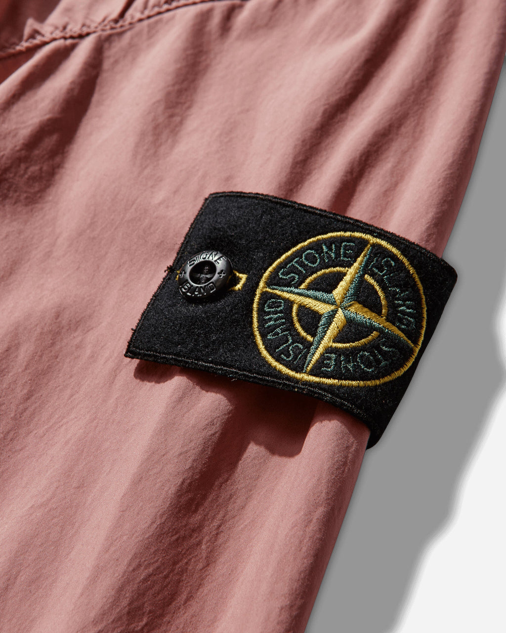 Mens Light Compact Touch Poly-Tc Hooded Jacket Oleander Stone island – Гарантія оригінальності – детальний вид