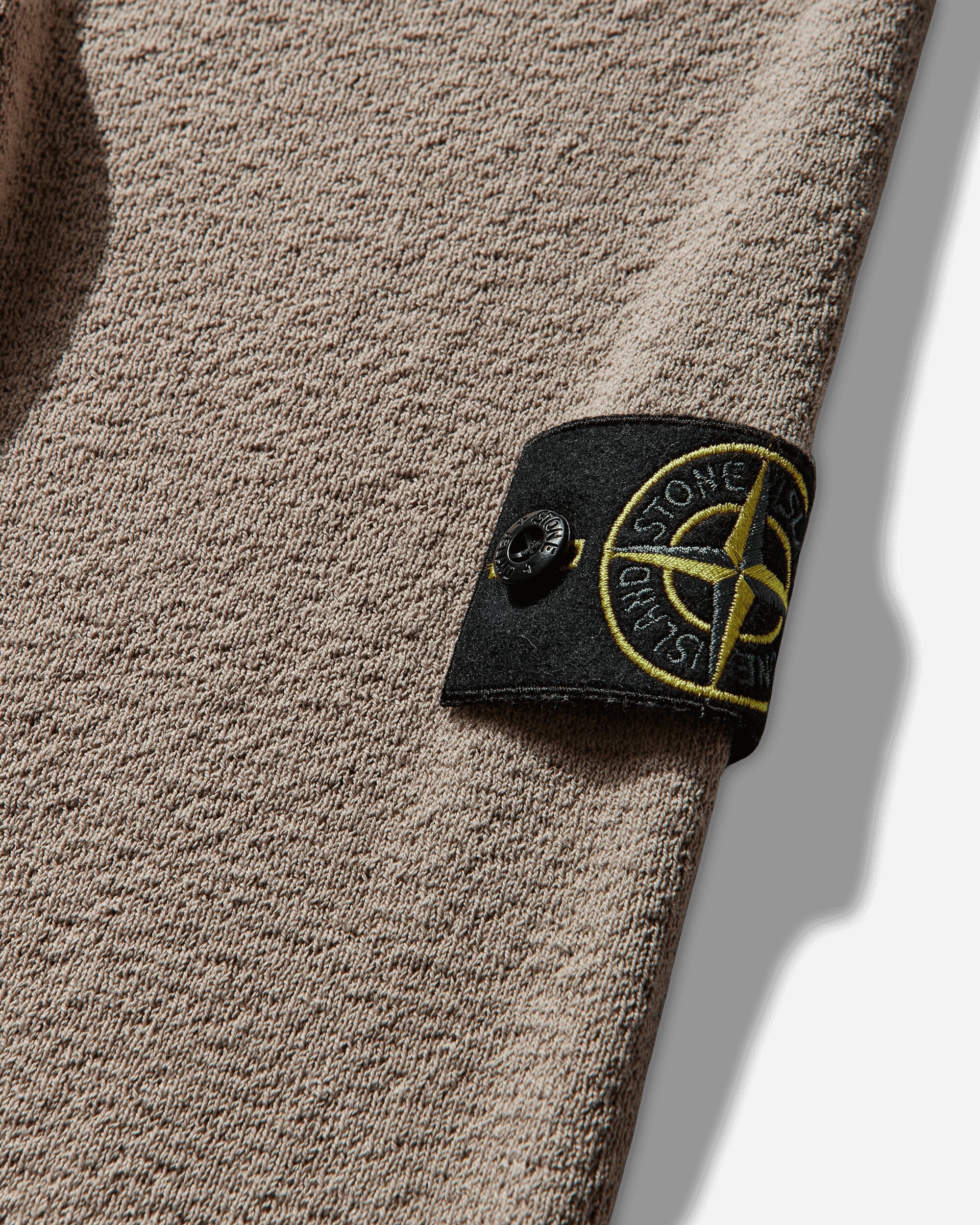 Оригінальна Mens Light Raw Hand Organic Cotton Sweater Desert Sand Stone island – детальний вид