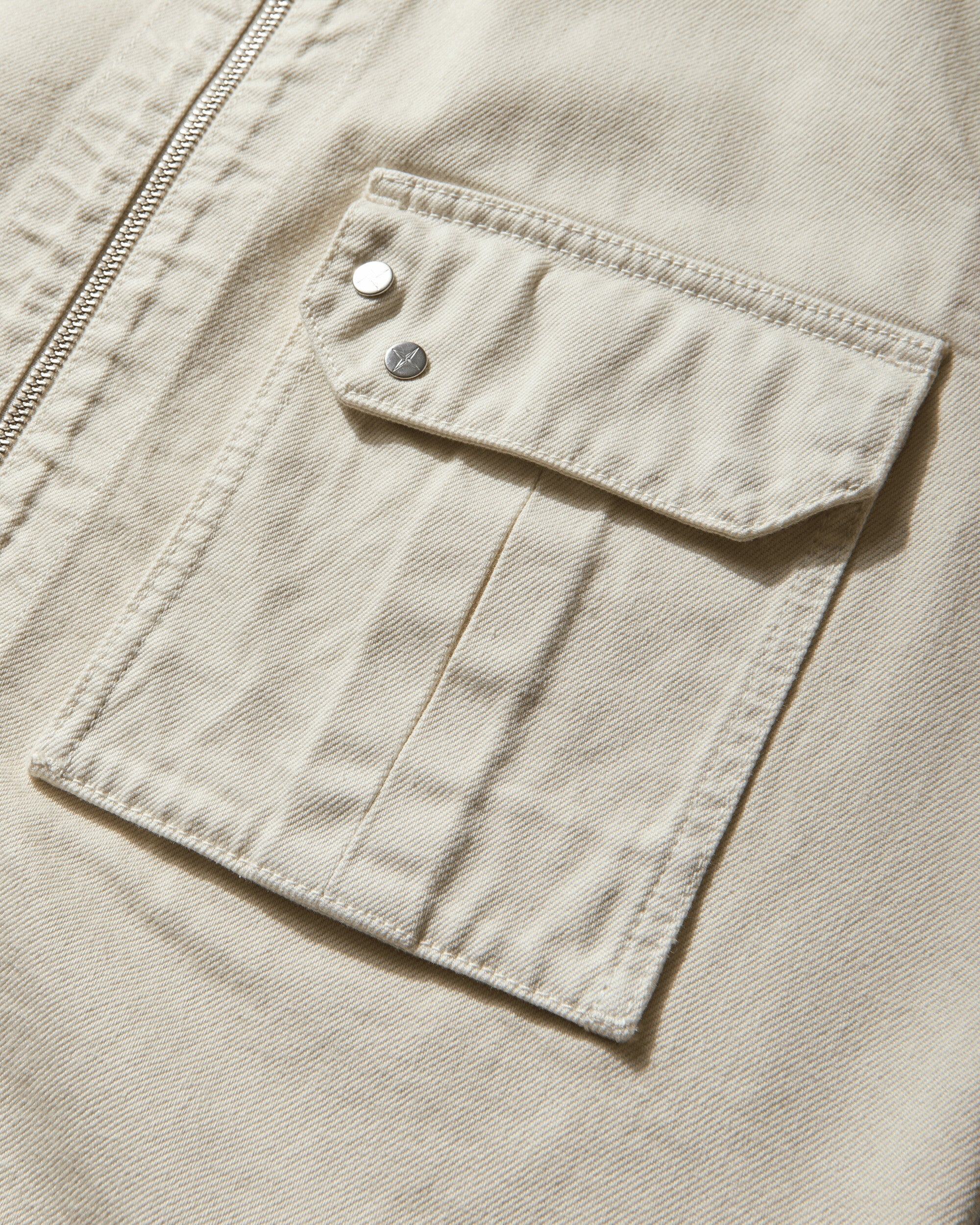 Mens Light Bull Denim-Tc Overshirt Ivory Stone island – Гарантія оригінальності – детальний вид