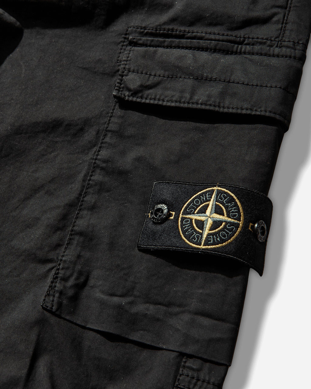 Оригінальна Mens Stretch Organic Cotton Twill Cargo Pants Black Stone island – детальний вид