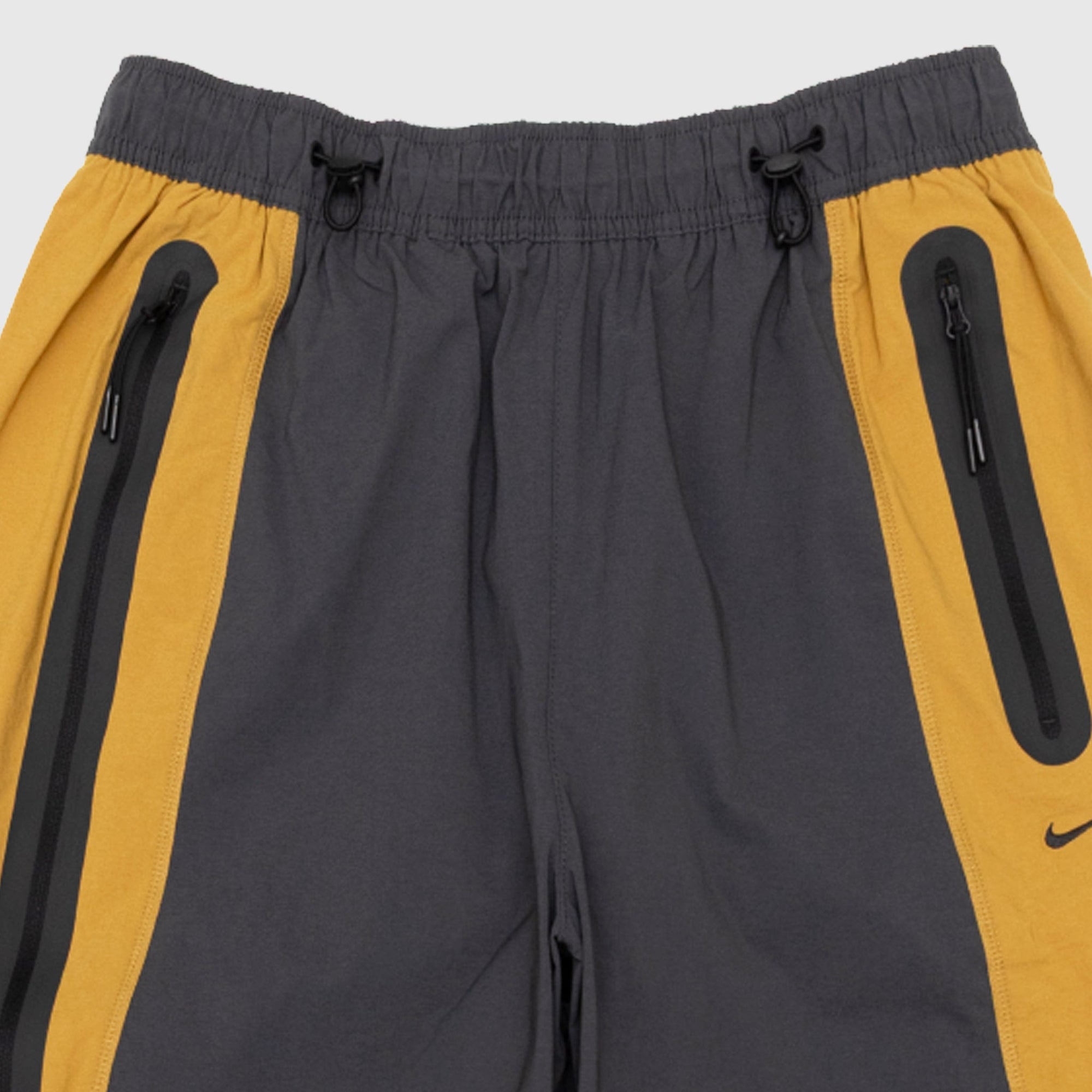 Tech Dri-Fit Woven Loose Fit Pants Nike – Гарантія оригінальності – вид ззаду