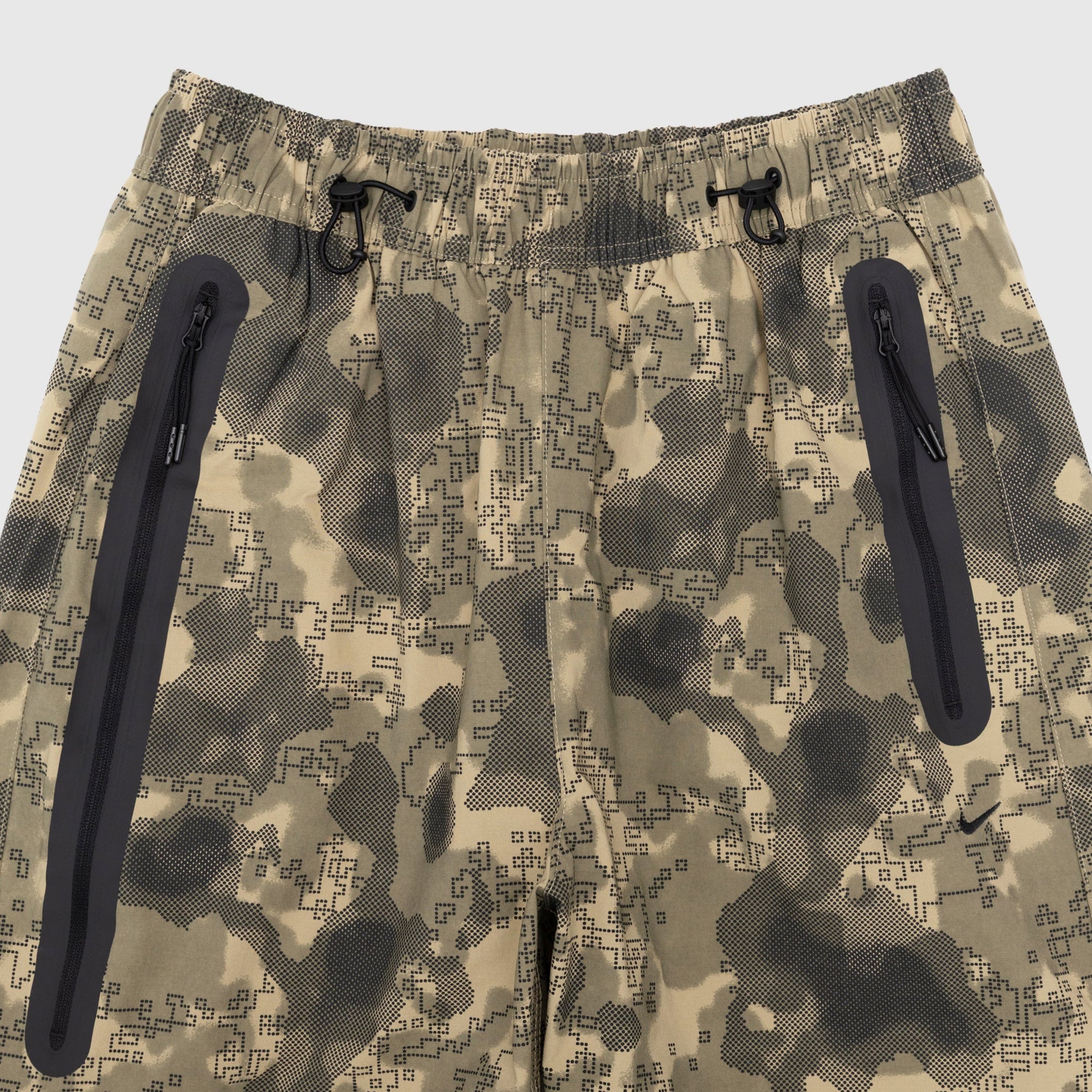 Tech Dri-Fit Woven Loose Fit Pants Camo Nike оригінал – Купити в Україні – вид ззаду