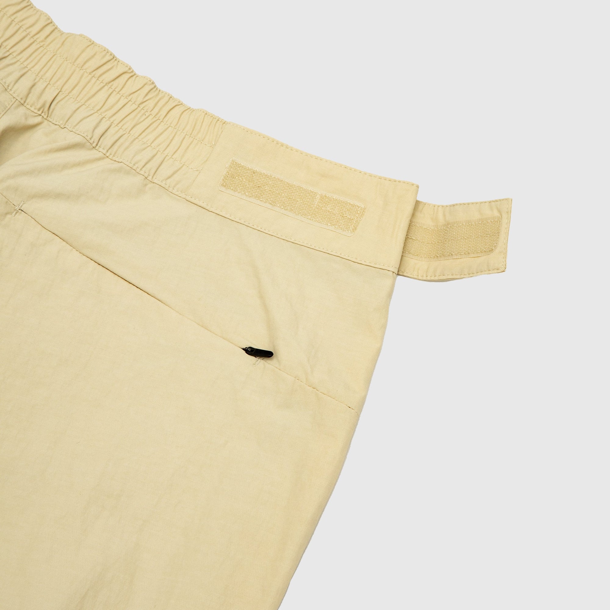 78 Low-Fi Hi-Tek Cargo Pant The north face оригінал – Купити в Україні – вид ззаду
