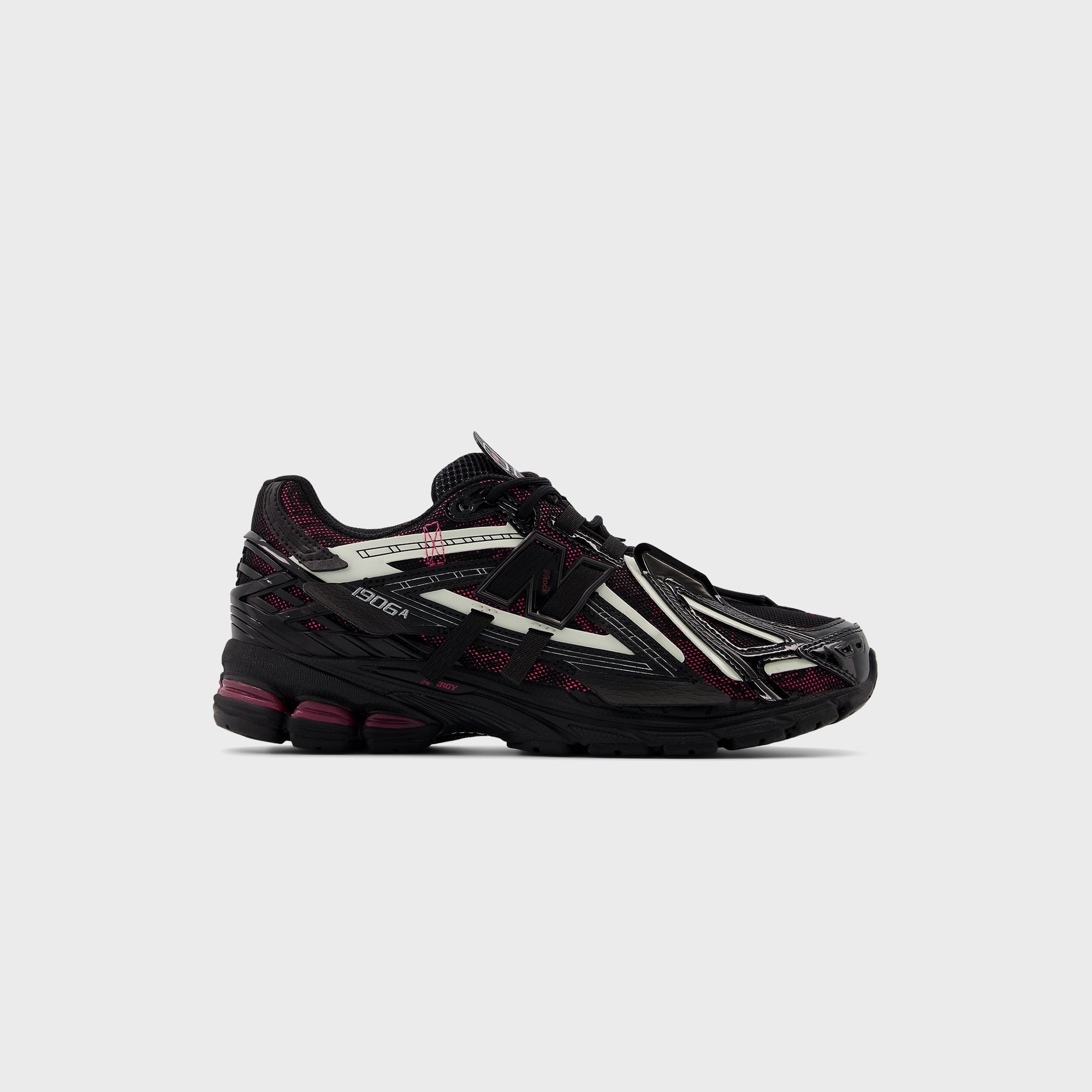 1906 Black New balance оригінал – Купити в Україні – боковий вид