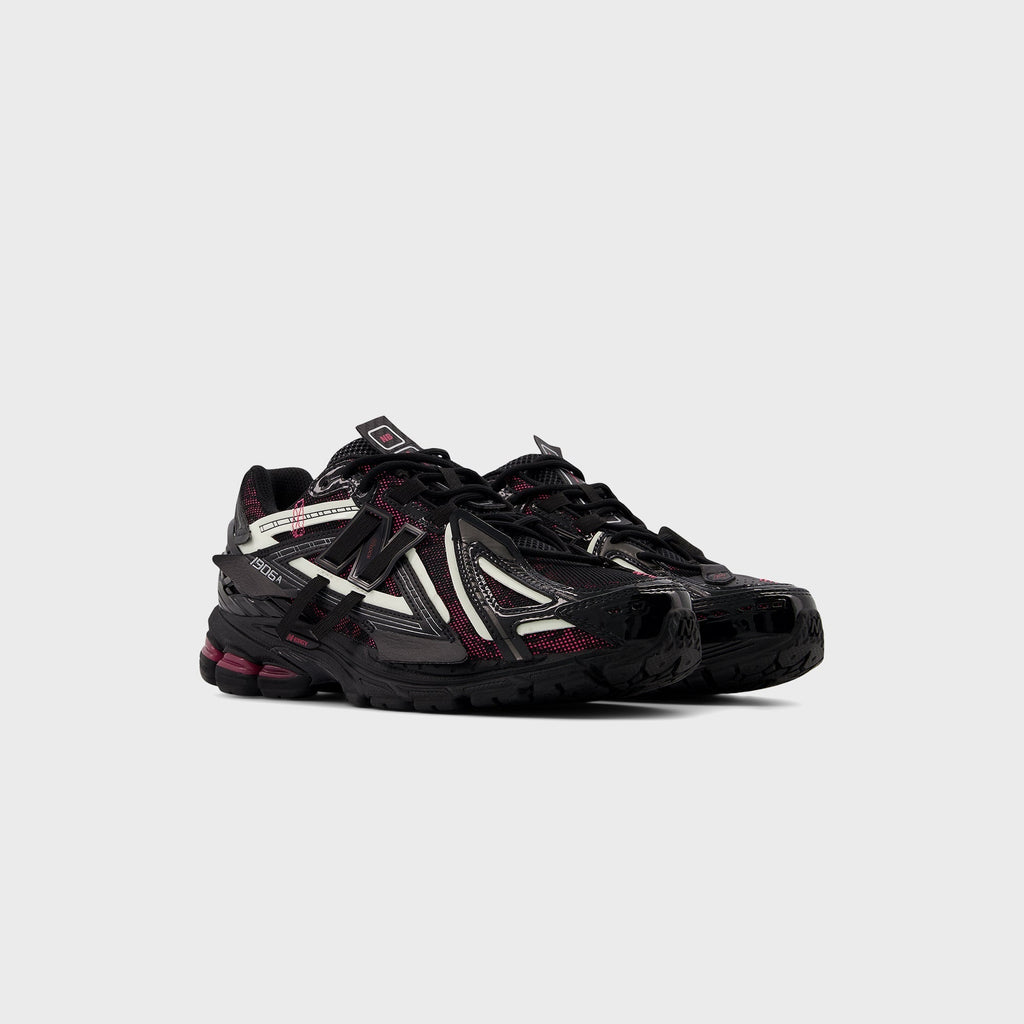 1906 Black New balance оригінал – Купити в Україні – вид ззаду
