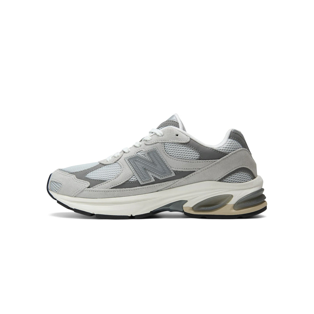 Оригінальна Mens 2010 Shoes New balance – боковий вид