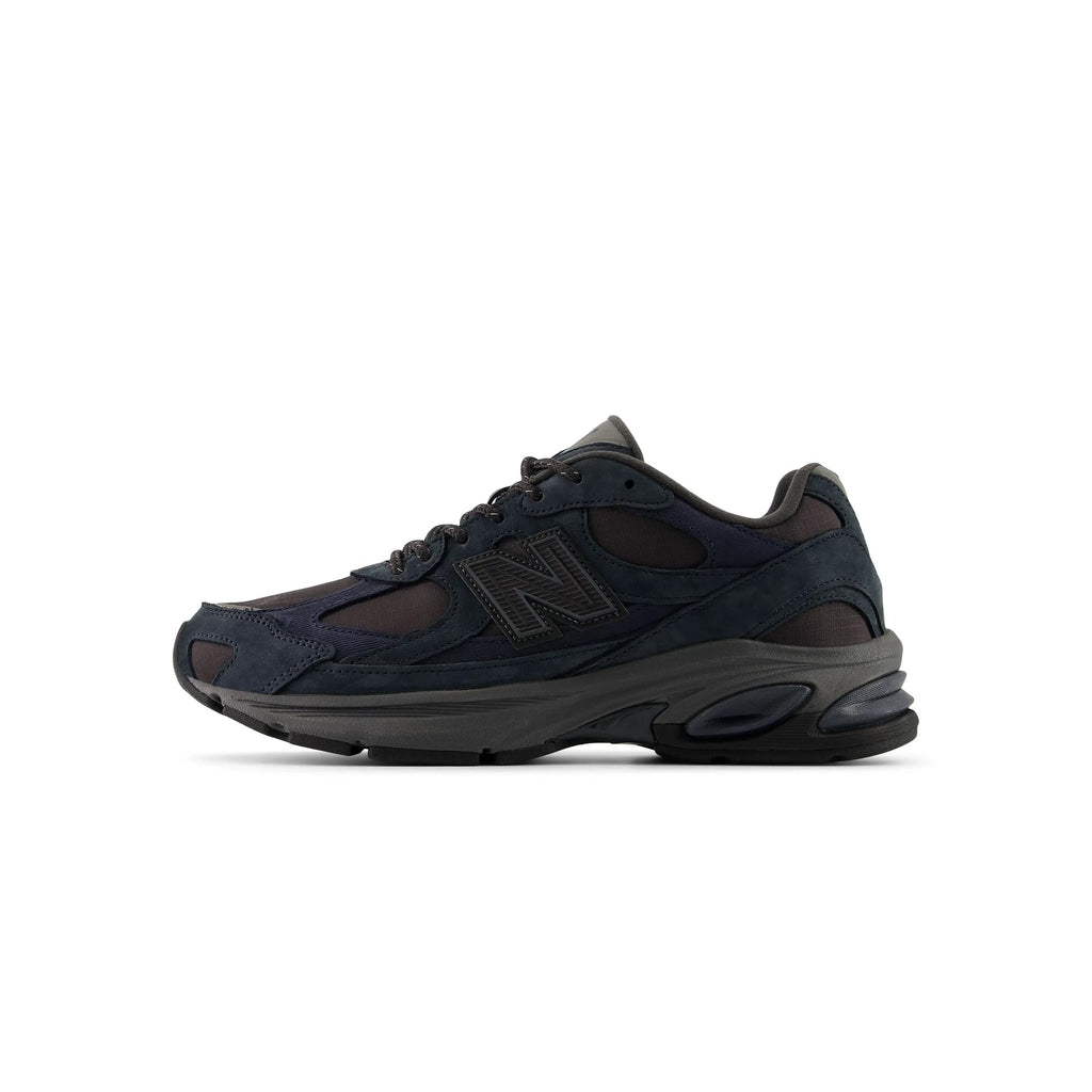 Оригінальна Mens 2010 Shoes New balance – боковий вид