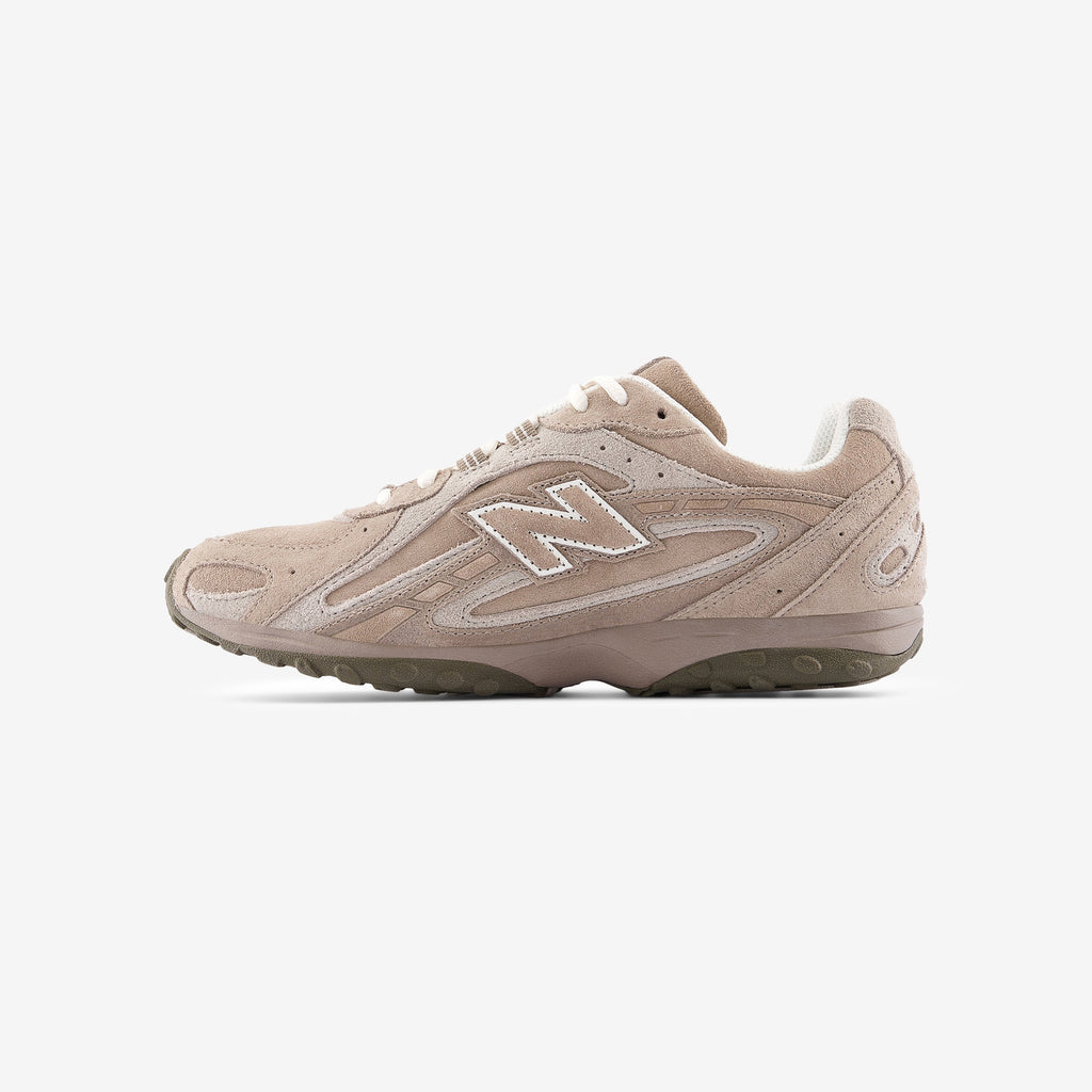 Оригінальна 204l New balance – вид ззаду