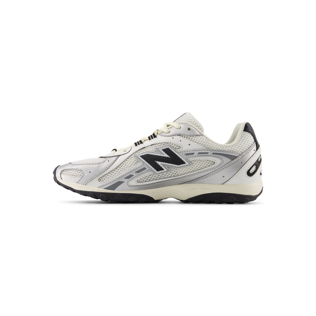 Оригінальна 204l New balance – вид ззаду