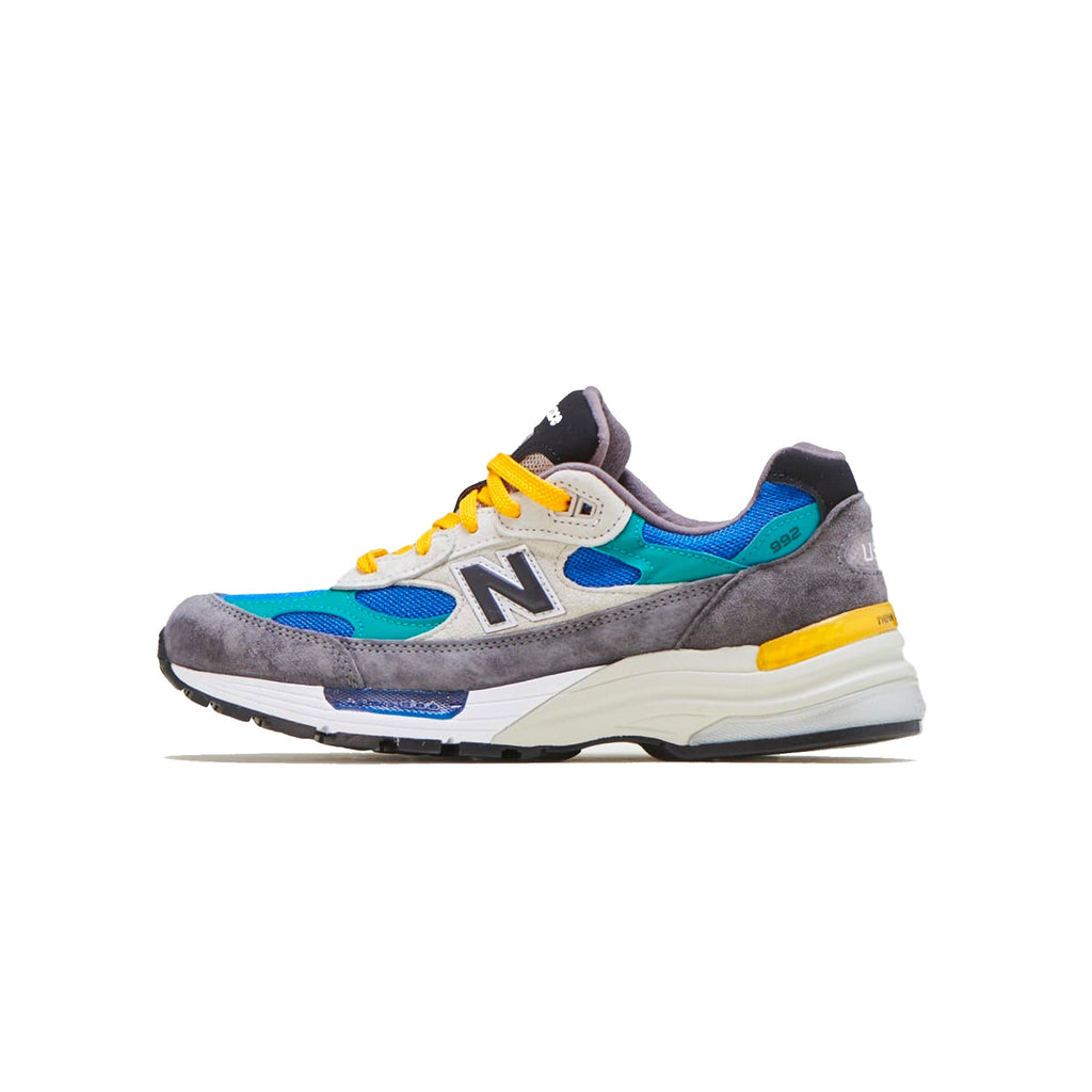 Оригінальна Mens Made Us 992 Shoes Grey New balance – боковий вид