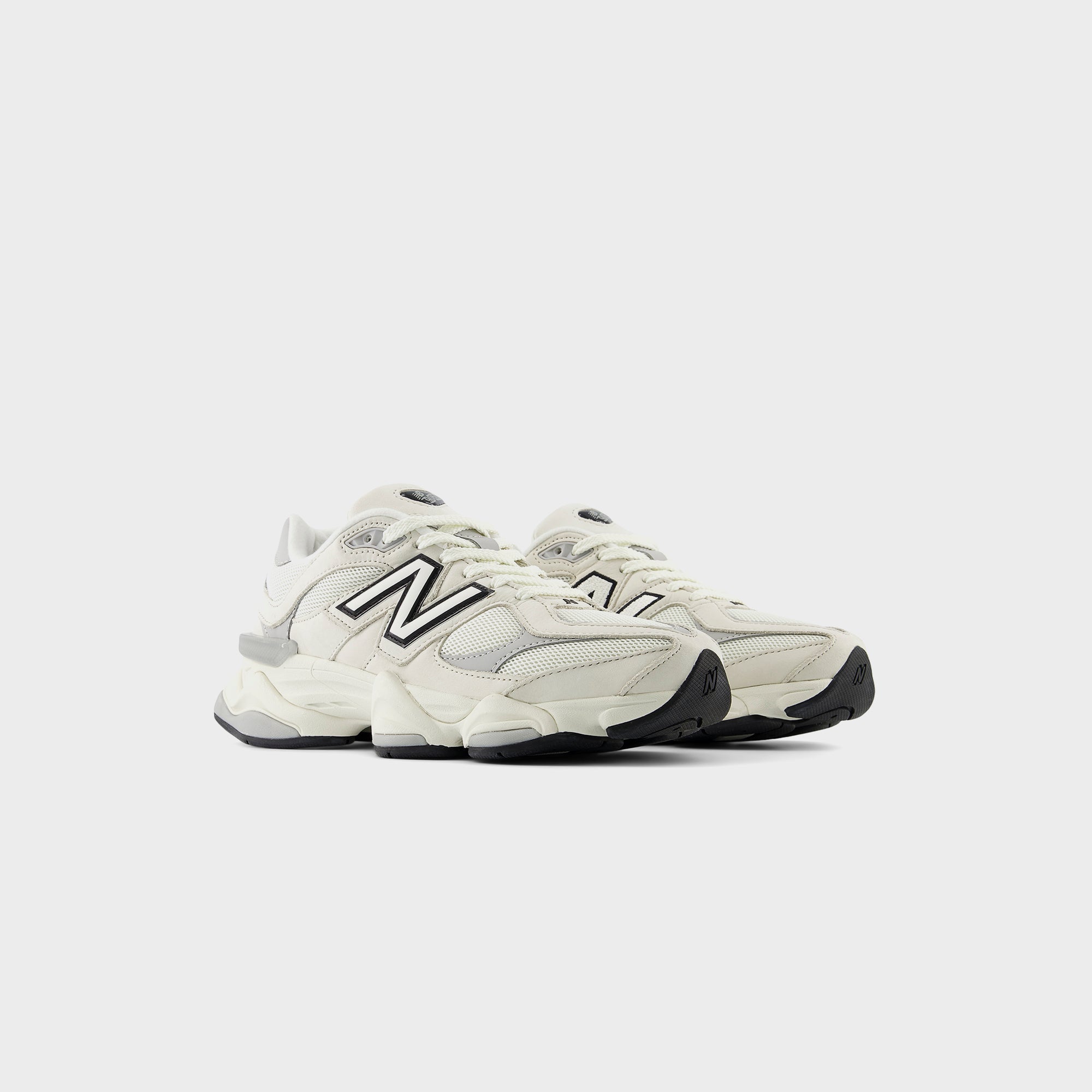 Wmns 9060 Sea Salt New balance оригінал – Купити в Україні – вид ззаду - NEW BALANCE