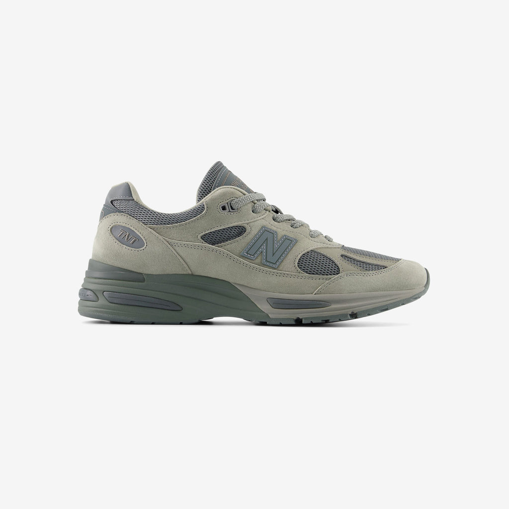 Оригінальна 991v2 X Thisisneverthat New balance – боковий вид