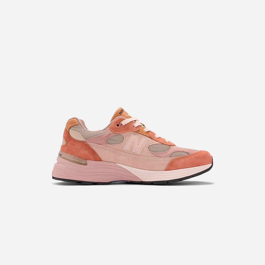 Оригінальна X Joe Freshgoods 992 Rose Smoke New balance – вид ззаду