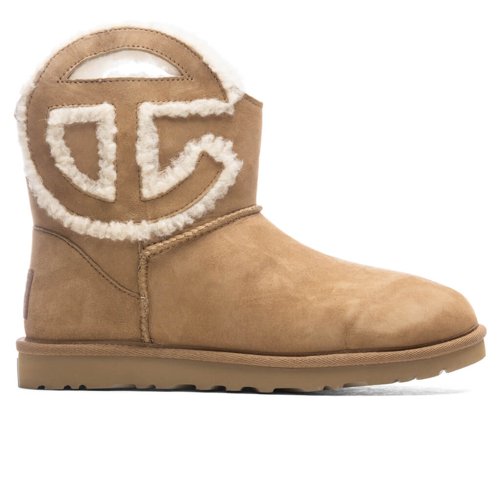 Оригінальна Logo Mini Boot Chestnut Ugg – боковий вид