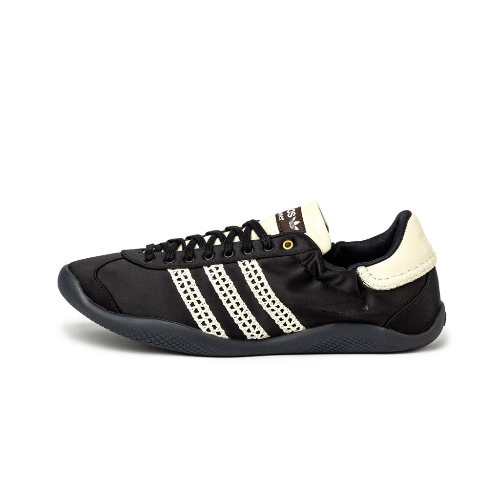 Оригінальна Karintha Satin Adidas – боковий вид