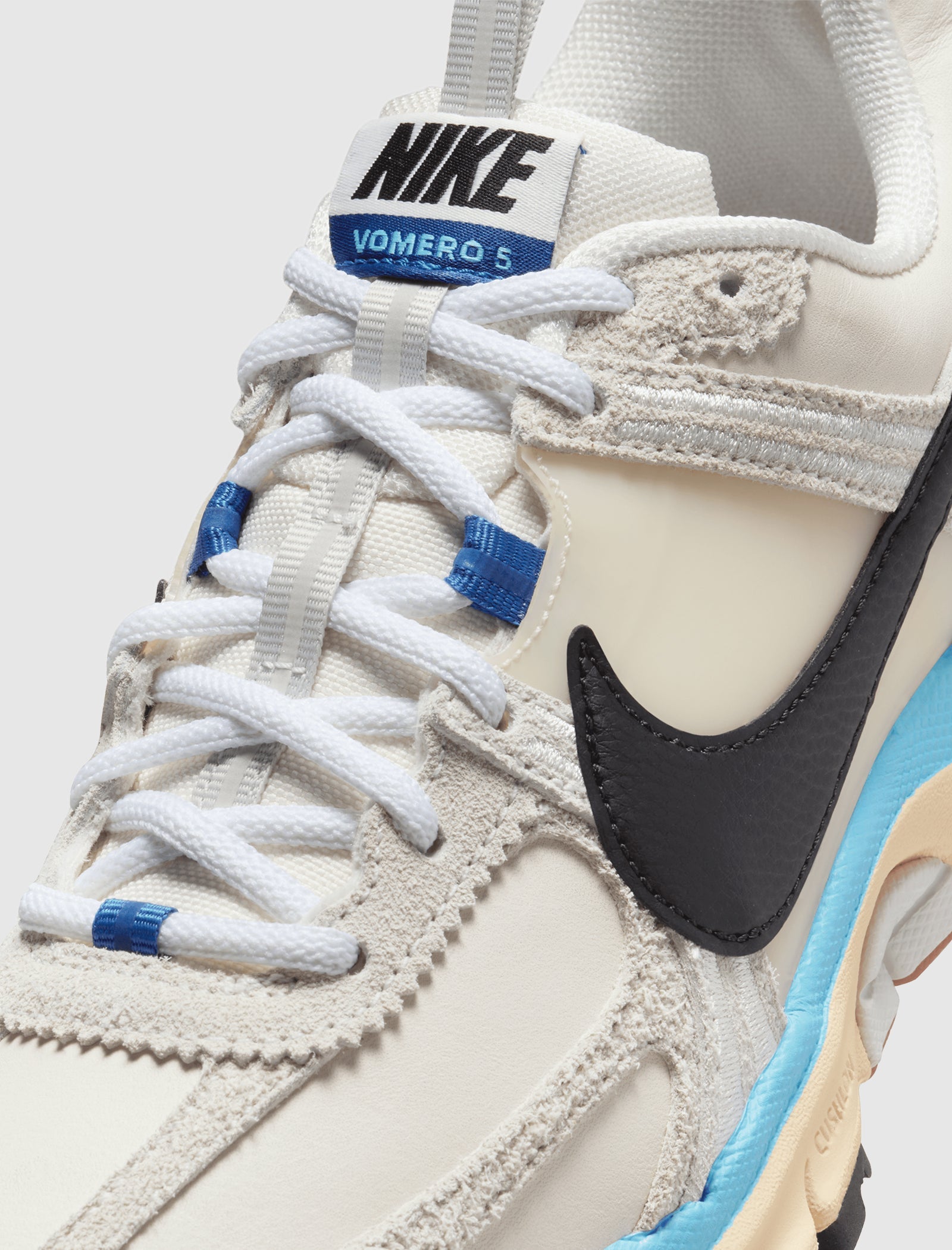 Womens Zoom Vomero 5 Design By Japan Pale Ivory Nike оригінал – Купити в Україні – вид ззаду - NIKE