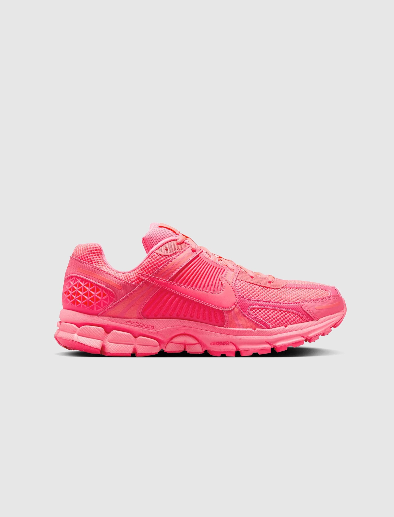 Оригінальна Zoom Vomero 5 Hot Punch Nike – боковий вид
