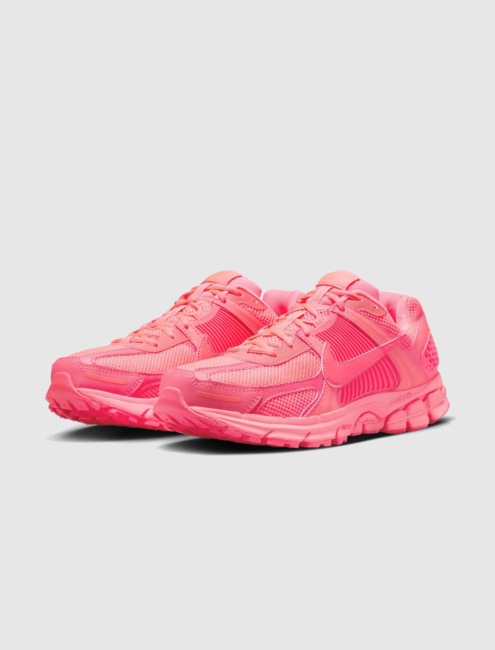 Оригінальна Zoom Vomero 5 Hot Punch Nike – збільшений вид