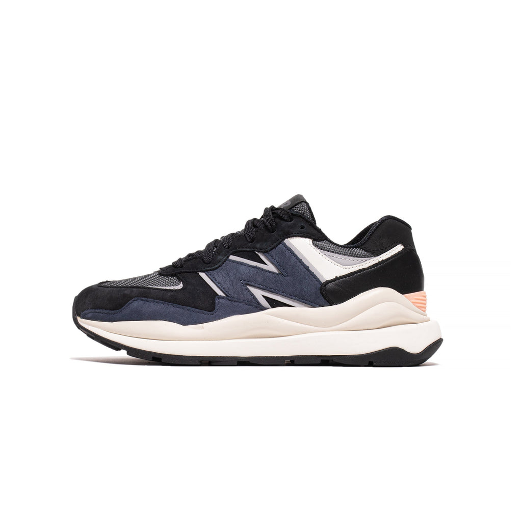 Оригінальна Womens 57 New balance – боковий вид