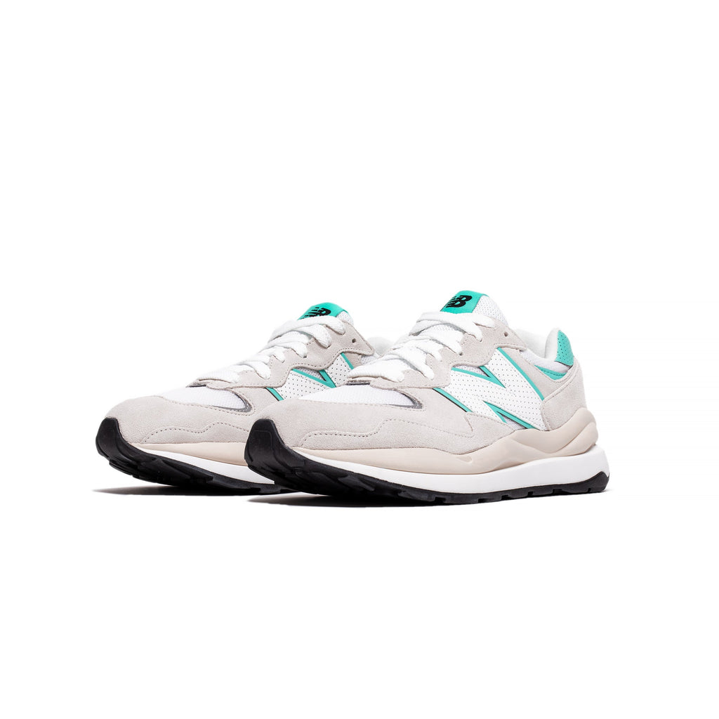 Оригінальна Womens 57 New balance – вид ззаду