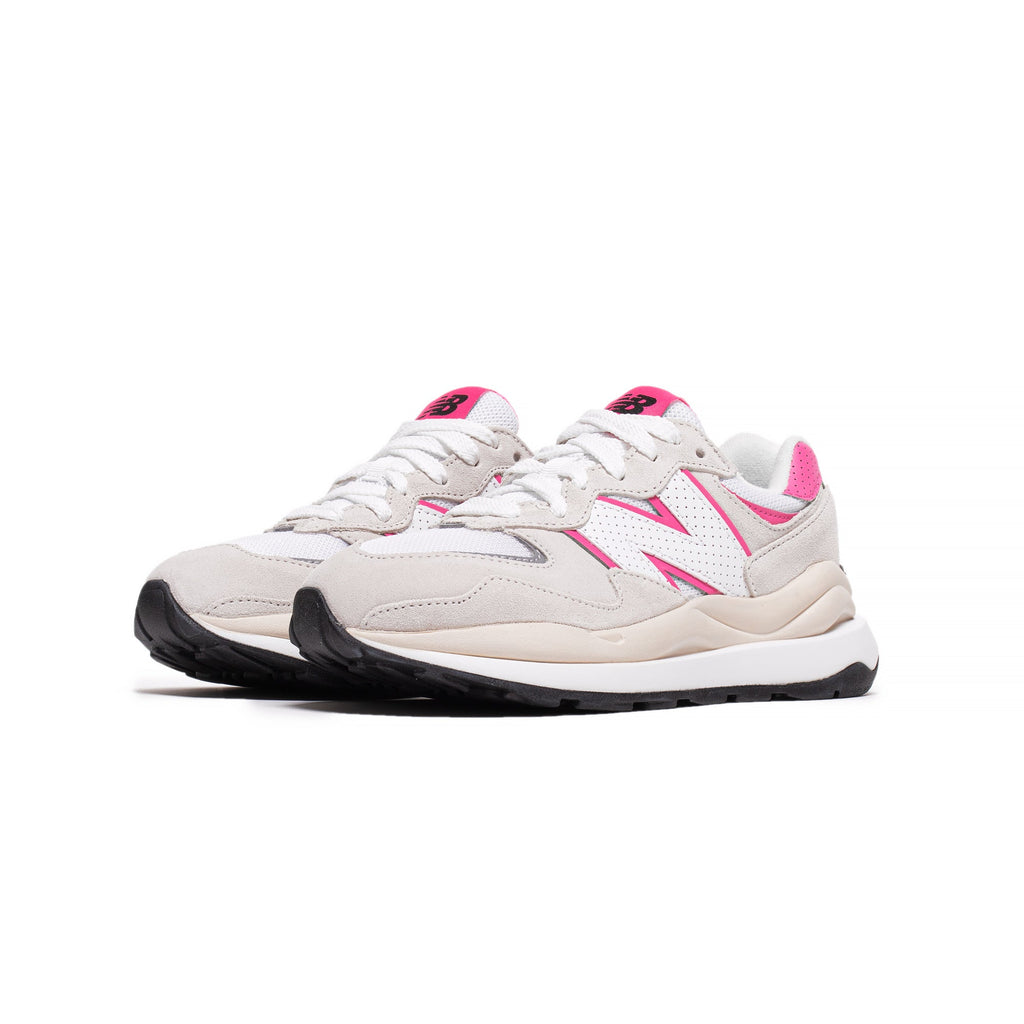 Оригінальна Womens 57 New balance – вид ззаду