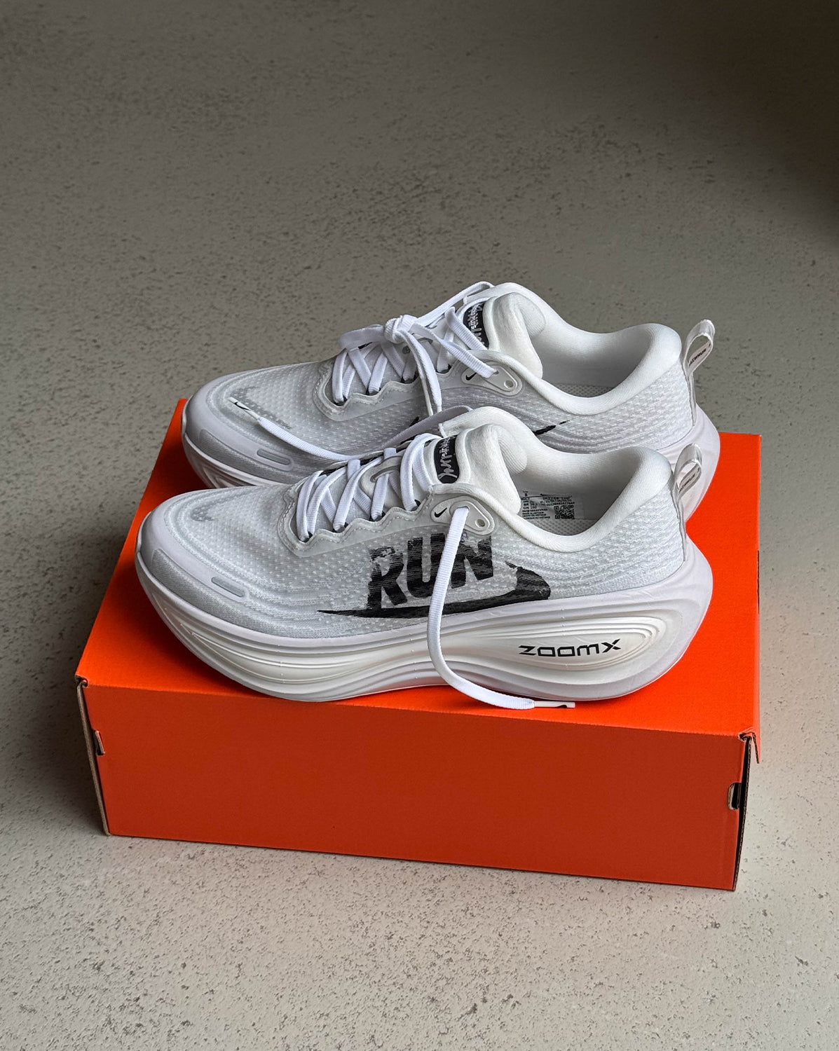 Vomero Plus Nike оригінал – Купити в Україні – вид ззаду