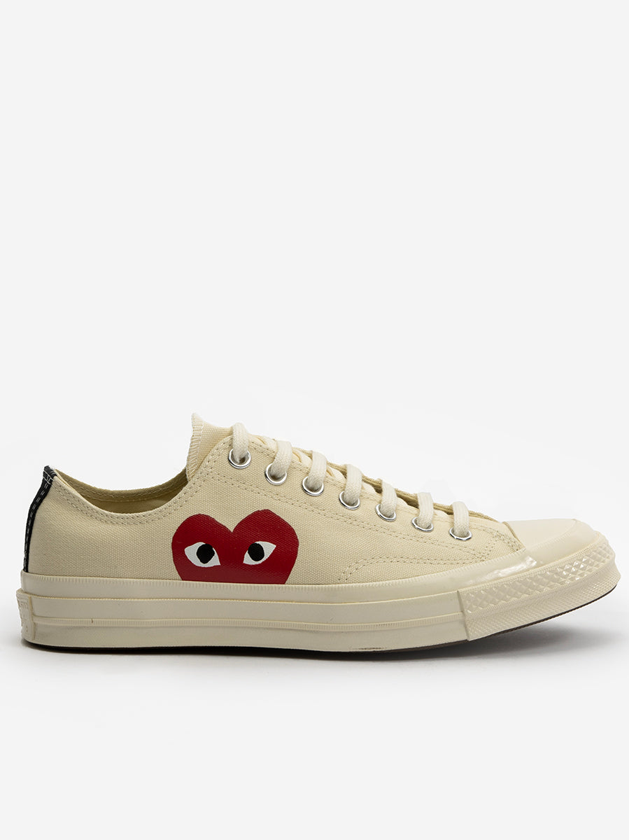 Оригінальна Cdg Play Chuck 70 Low Sneakers Comme des garcons – боковий вид