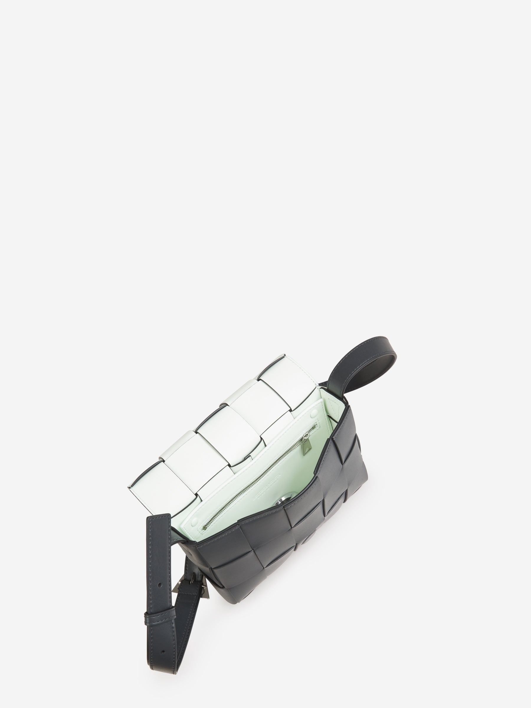 Classic Cassette Shoulder Bag Bottega veneta – Гарантія оригінальності – збільшений вид