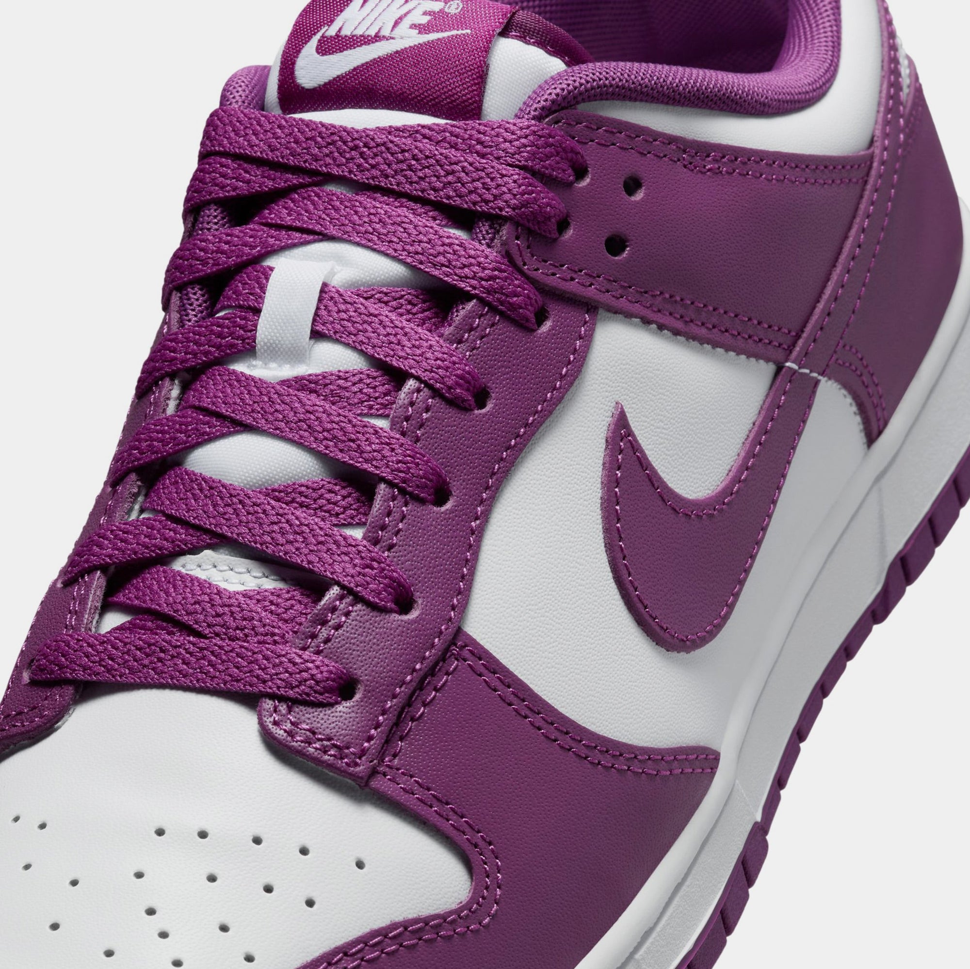 Оригінальна Dunk Low Mens Lifestyle Shoes Nike – вид ззаду