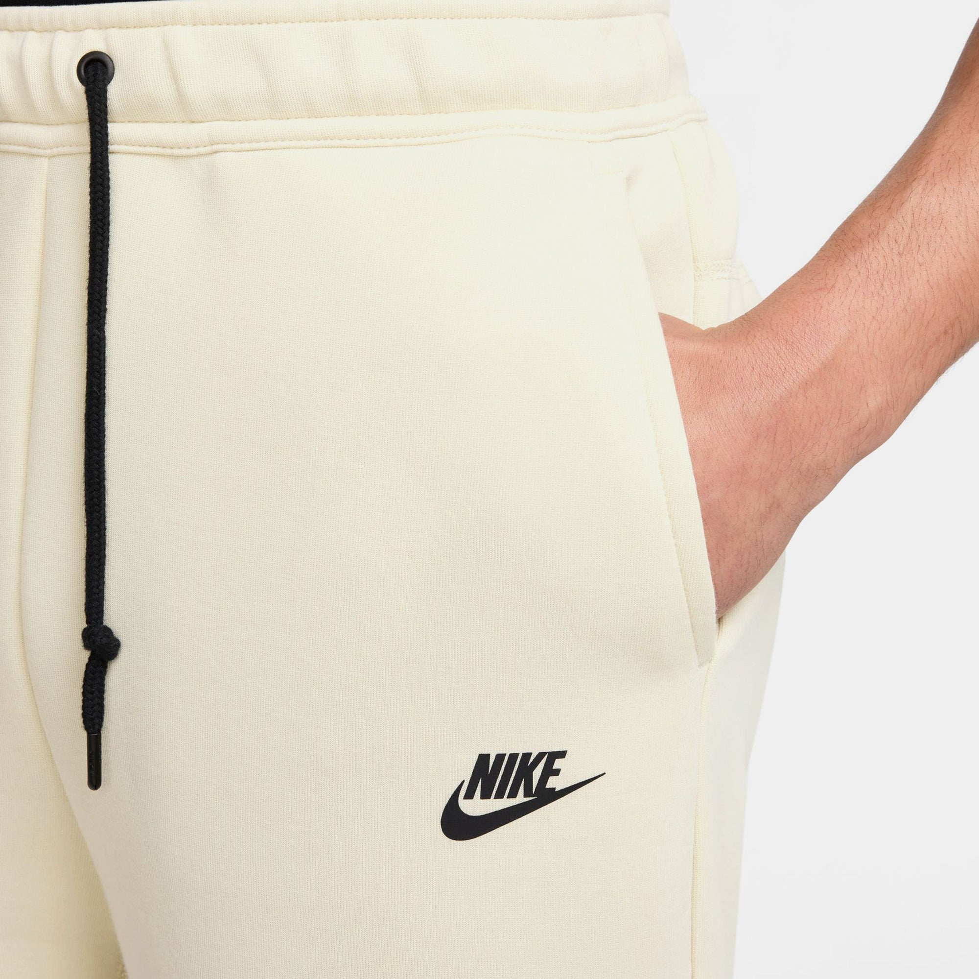 Оригінальна Tech Fleece Mens Shorts Nike – детальний вид