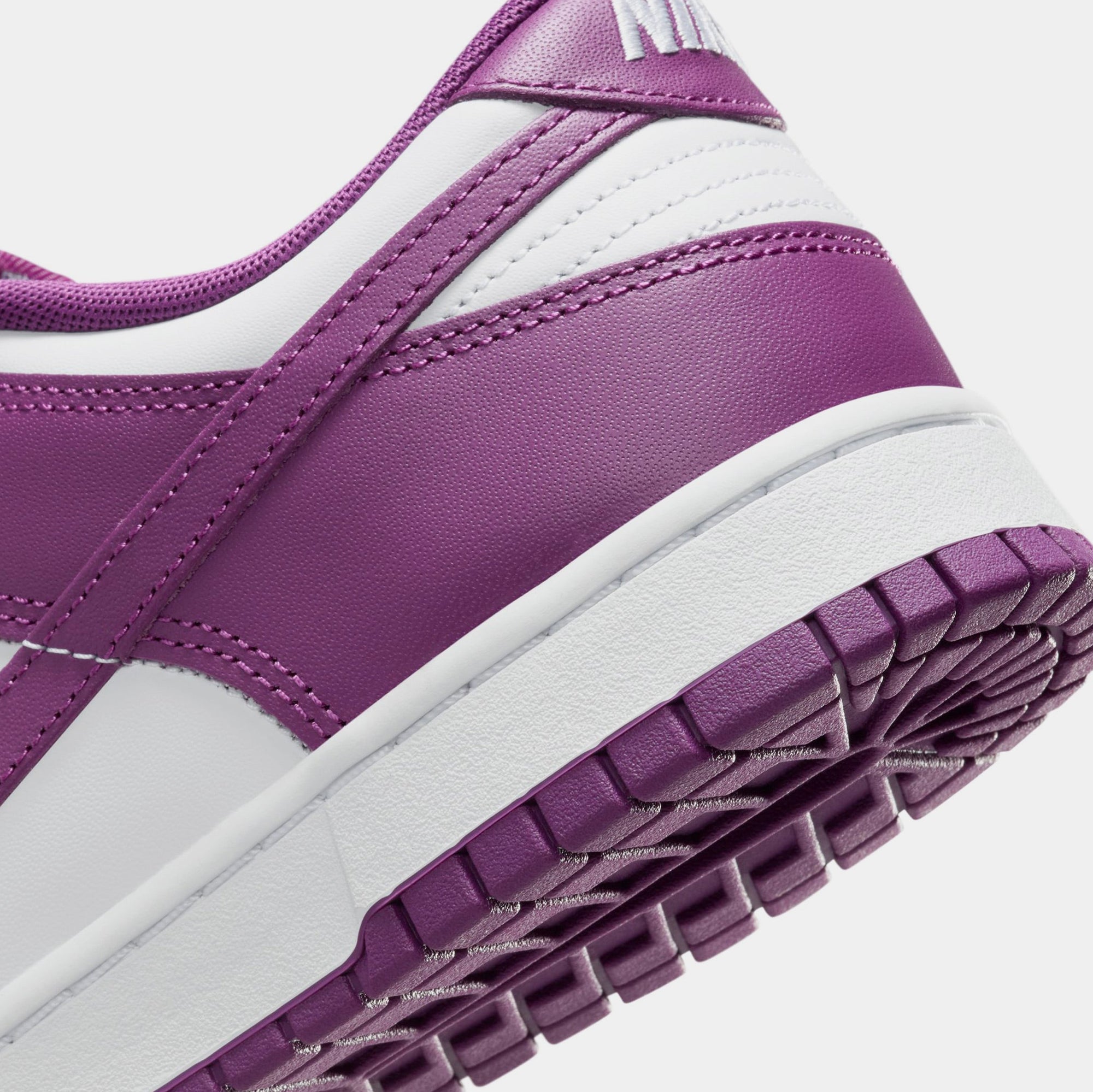 Оригінальна Dunk Low Mens Lifestyle Shoes Nike – детальний вид