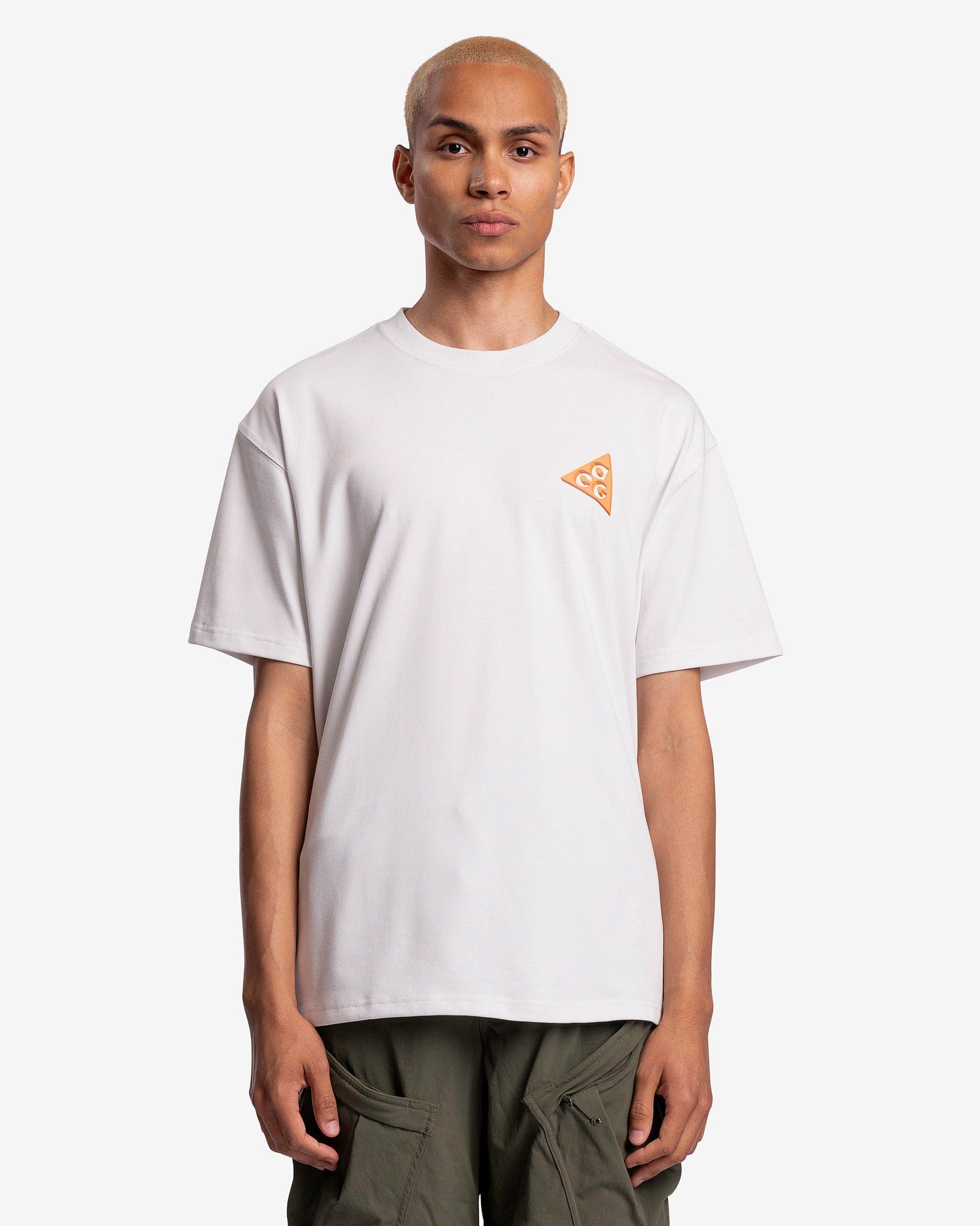 Acg Spiral Logo T-Shirt In White Nike оригінал – Купити в Україні – боковий вид