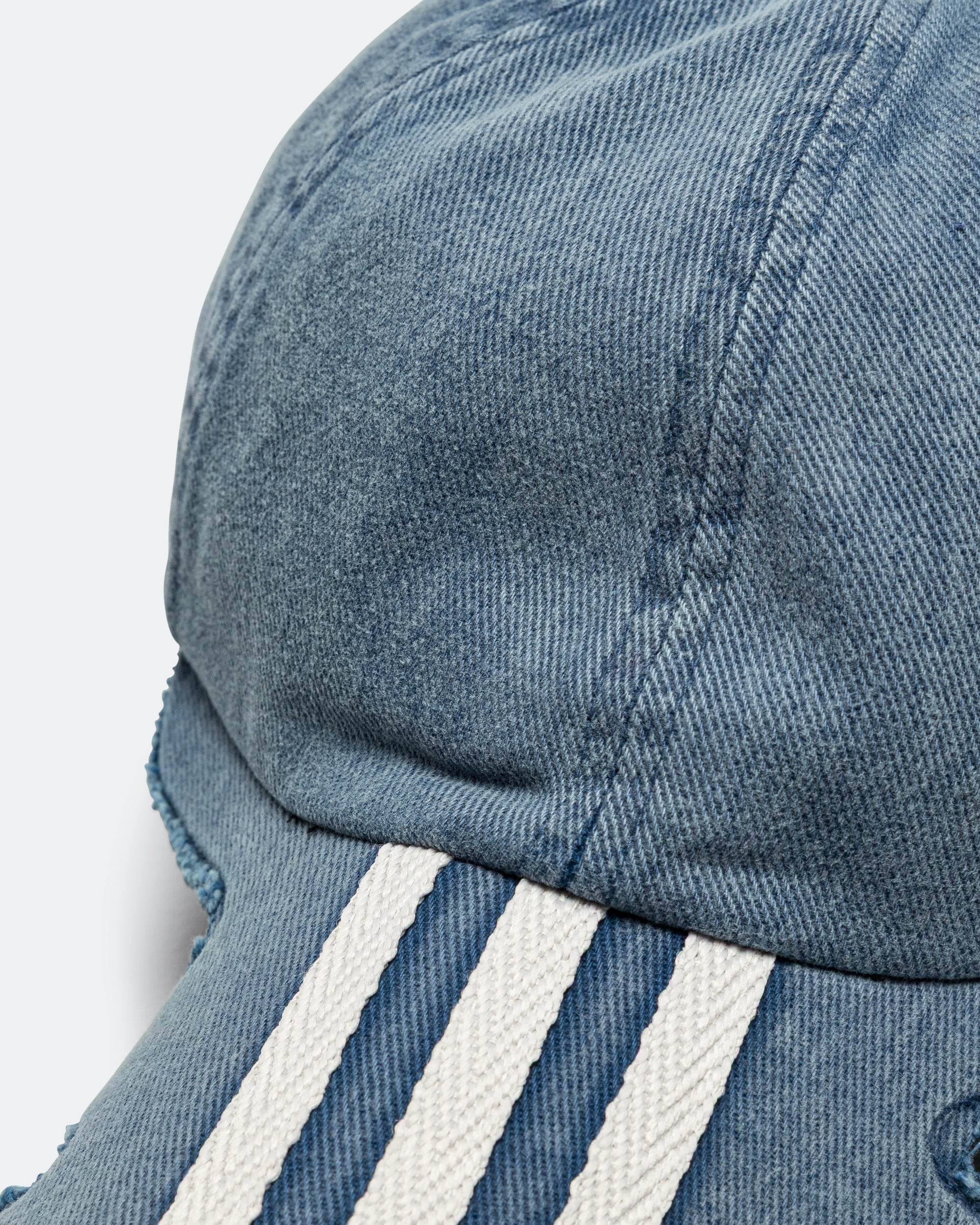 3 Striped Slash Cap X Avavav Adidas оригінал – Купити в Україні – вид ззаду - ADIDAS