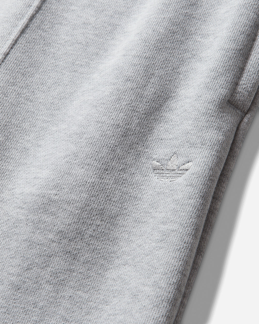 Bad Bunny Tapered Heavy Sweatpants Light Grey Heather Adidas оригінал – Купити в Україні – збільшений вид