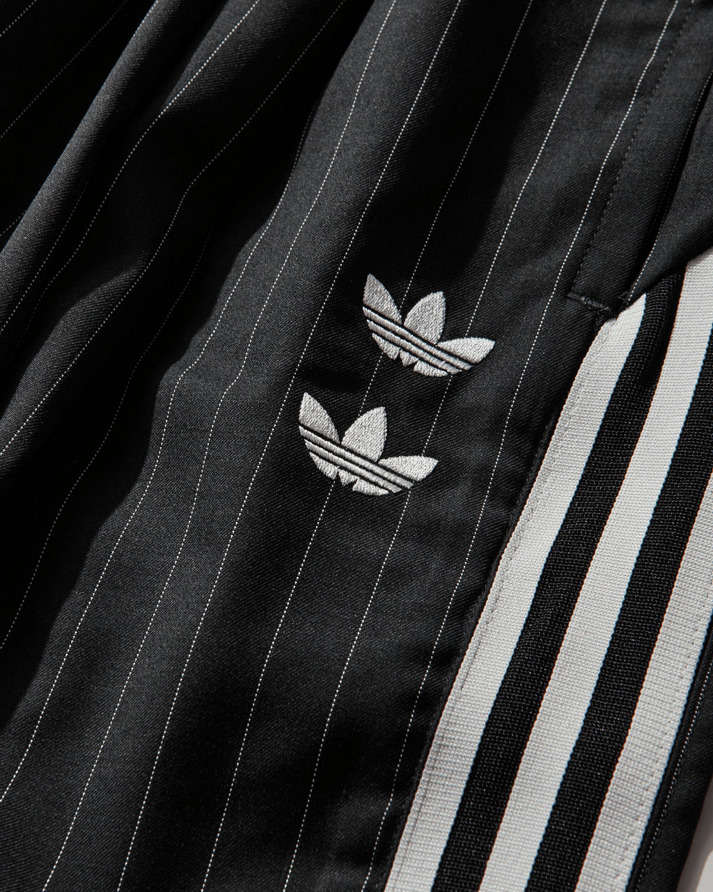 Mens Willy Chavarria Pinstripe Shorts Black Adidas – Гарантія оригінальності – збільшений вид