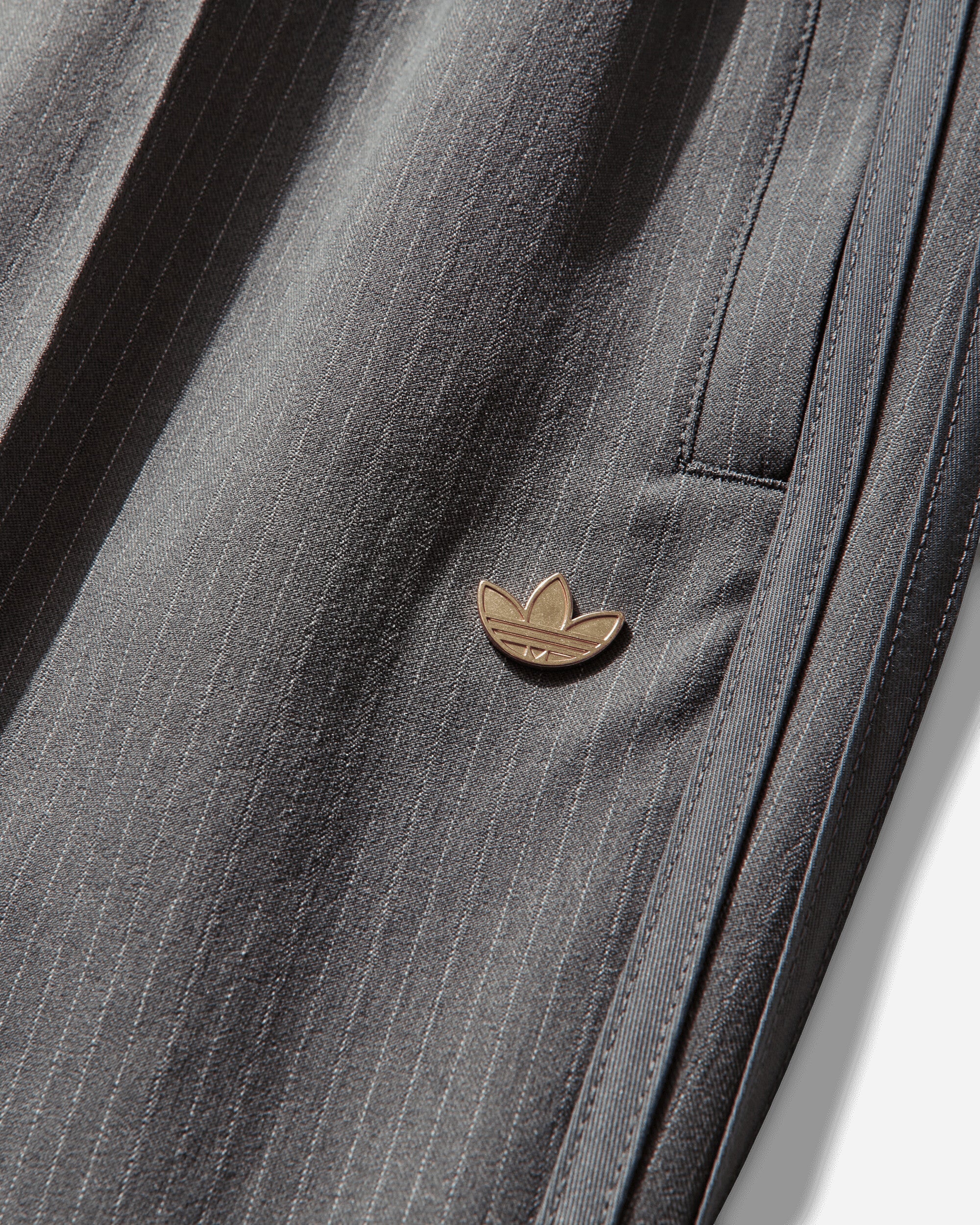 Mens Firebird Loose Pinstripes Track Pants Grey Four Adidas – Гарантія оригінальності – детальний вид - ADIDAS