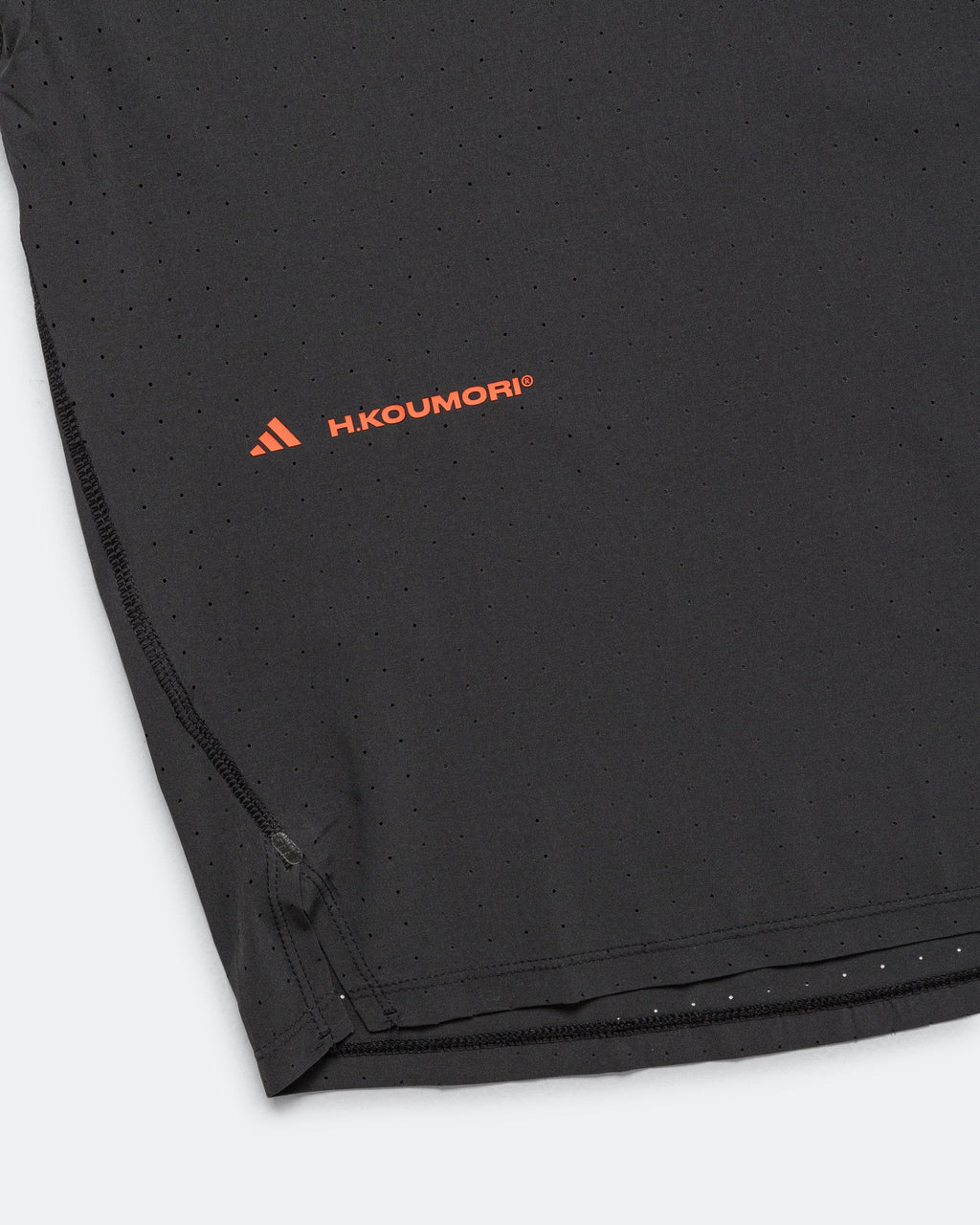 Оригінальна Adi365 Running Tee X Hermanos Koumori Adidas – вид ззаду