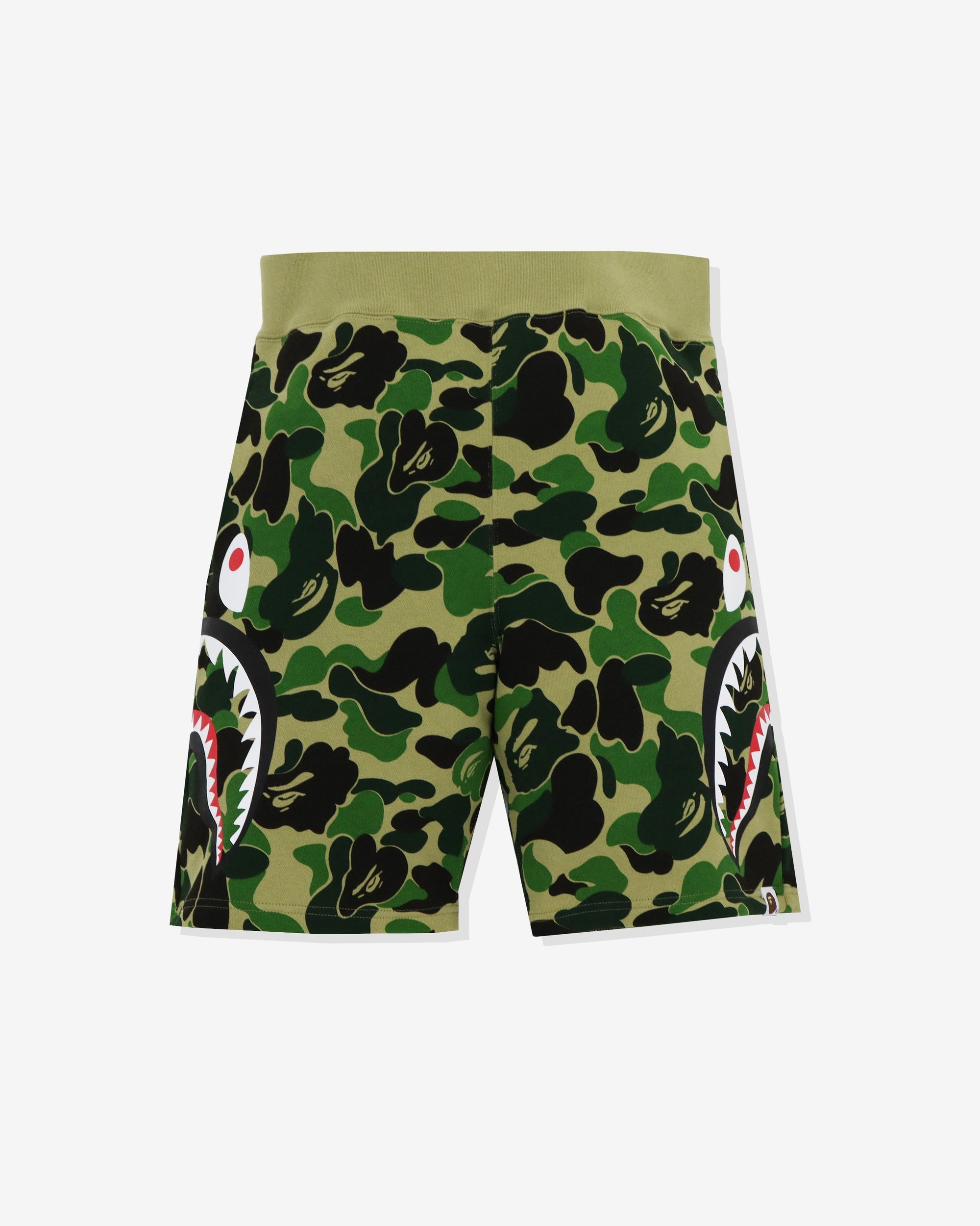 Оригінальна Big Abc Camo Side Shark Sweat Shorts Green A bathing ape – боковий вид